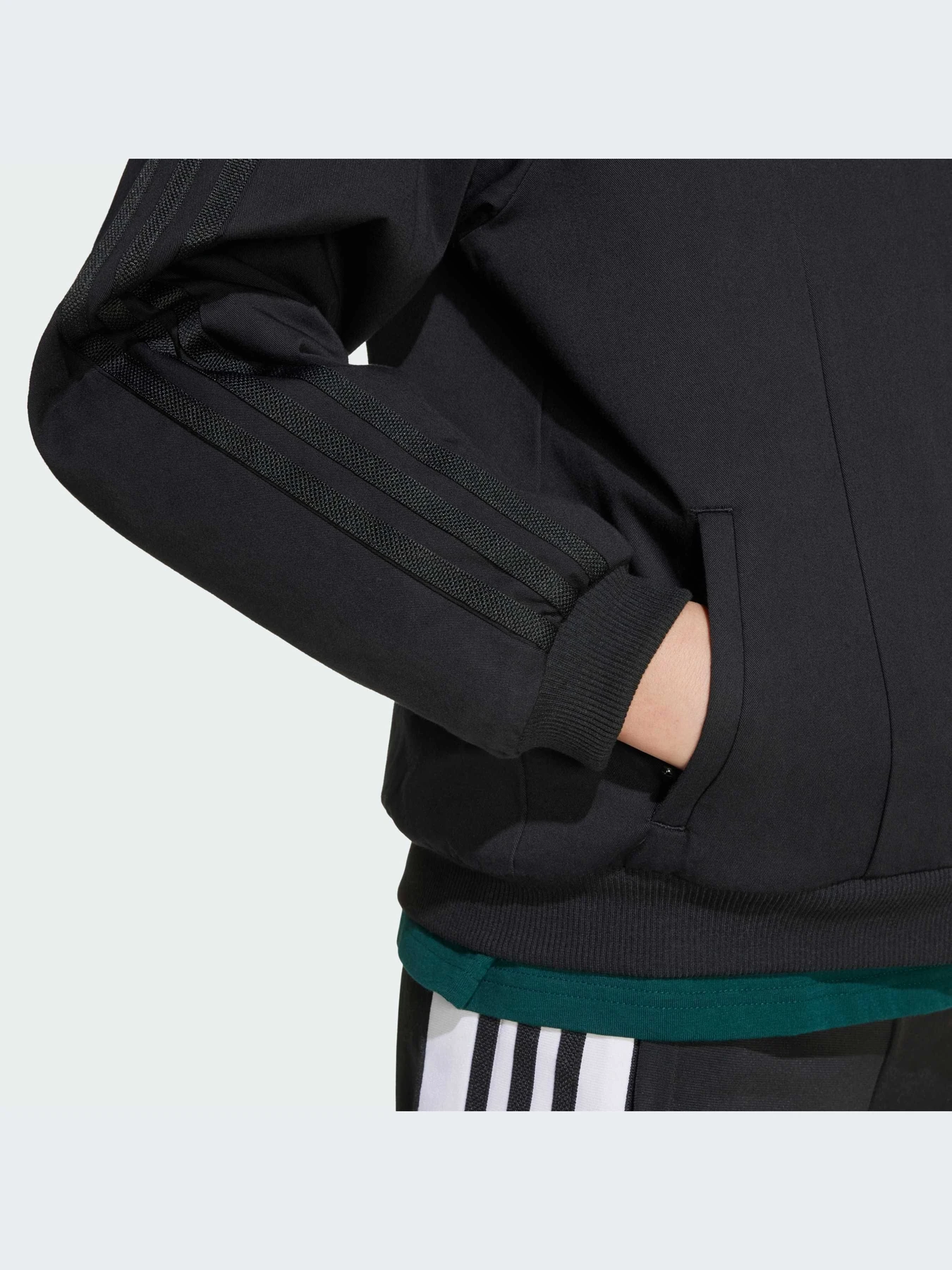 Куртки и дубленки Adidas модель JV7706-KZ Куртки и дубленки Adidas модель JV7706-KZ Фото