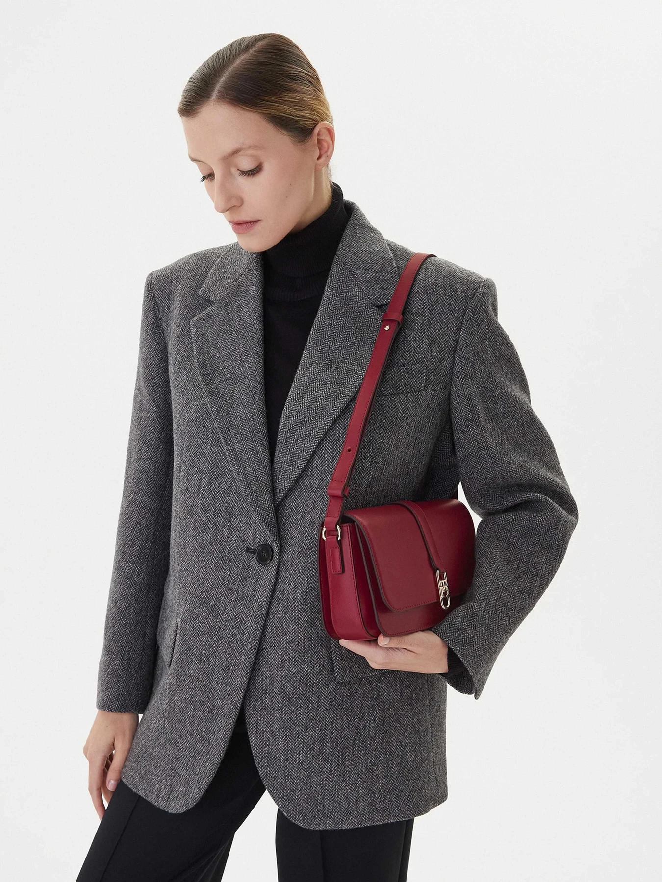 Сумки Tommy Hilfiger модель AW0AW17723-VLP Сумки Tommy Hilfiger модель AW0AW17723-VLP Фото