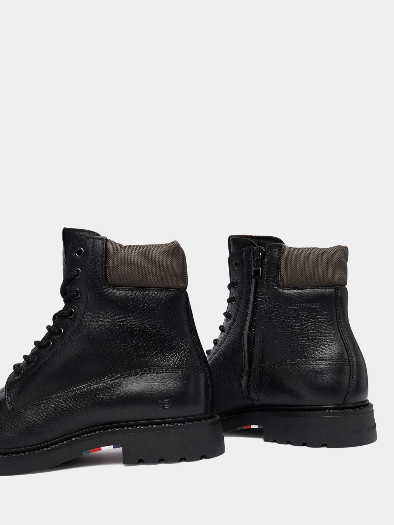 Ботинки и сапоги Tommy Hilfiger модель FM0FM05595-BDS Ботинки и сапоги Tommy Hilfiger модель FM0FM05595-BDS Фото