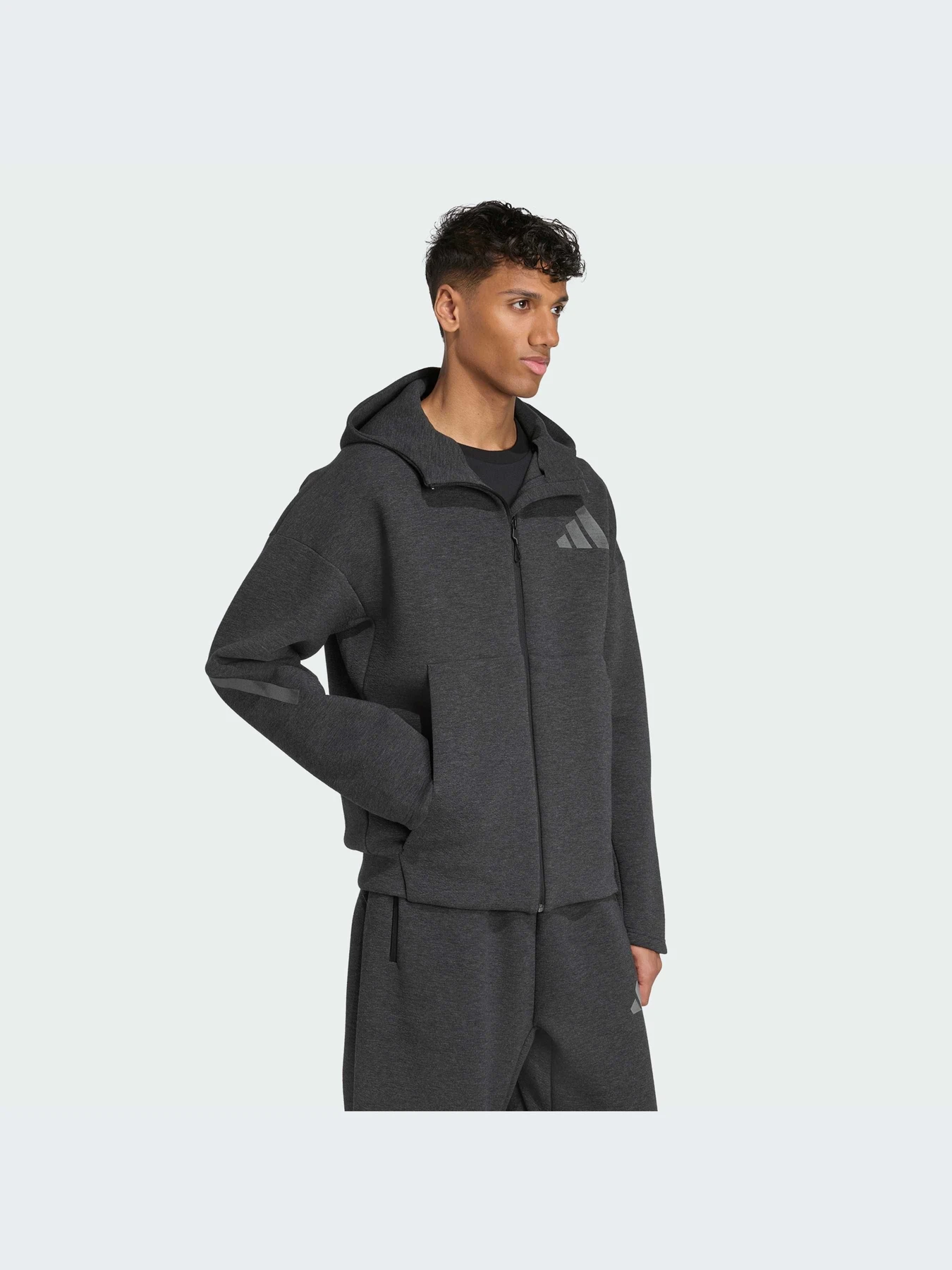 Худи и свитшоты Adidas ZNE модель JM6055-KZ Худи и свитшоты Adidas ZNE модель JM6055-KZ Фото
