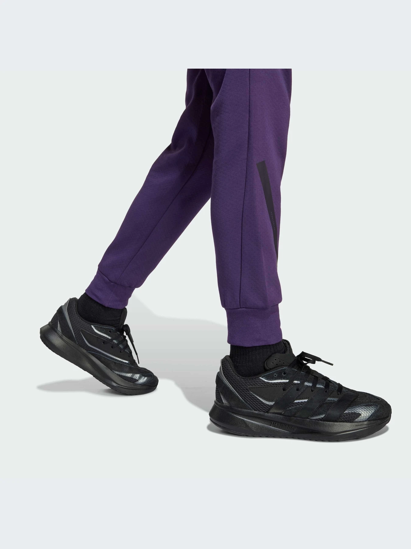 Брюки Adidas ZNE модель JW2429-KZ Брюки Adidas ZNE модель JW2429-KZ Фото