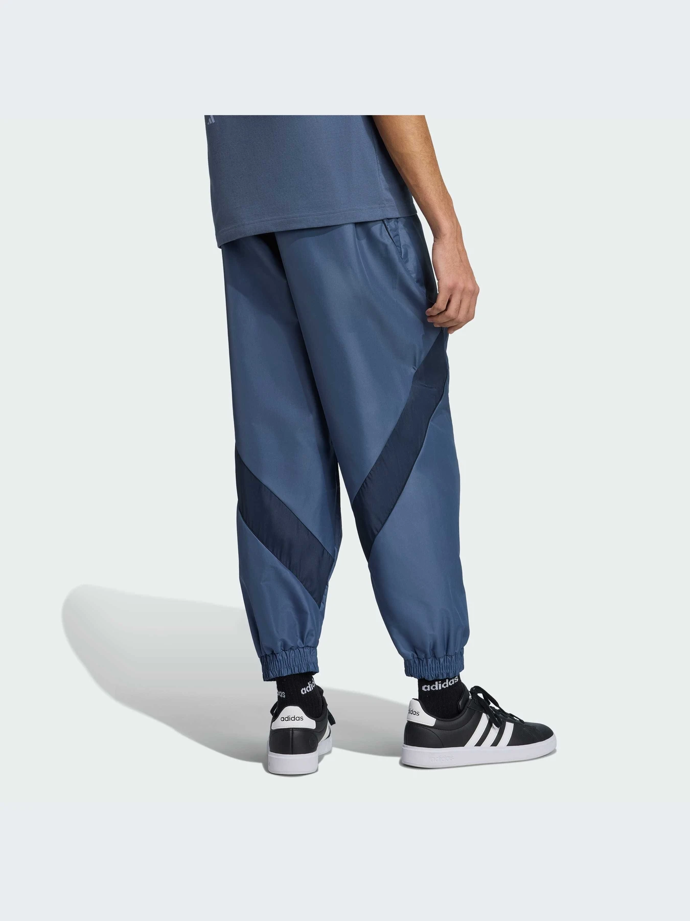 Брюки Adidas модель JZ6433-KZ Брюки Adidas модель JZ6433-KZ Фото