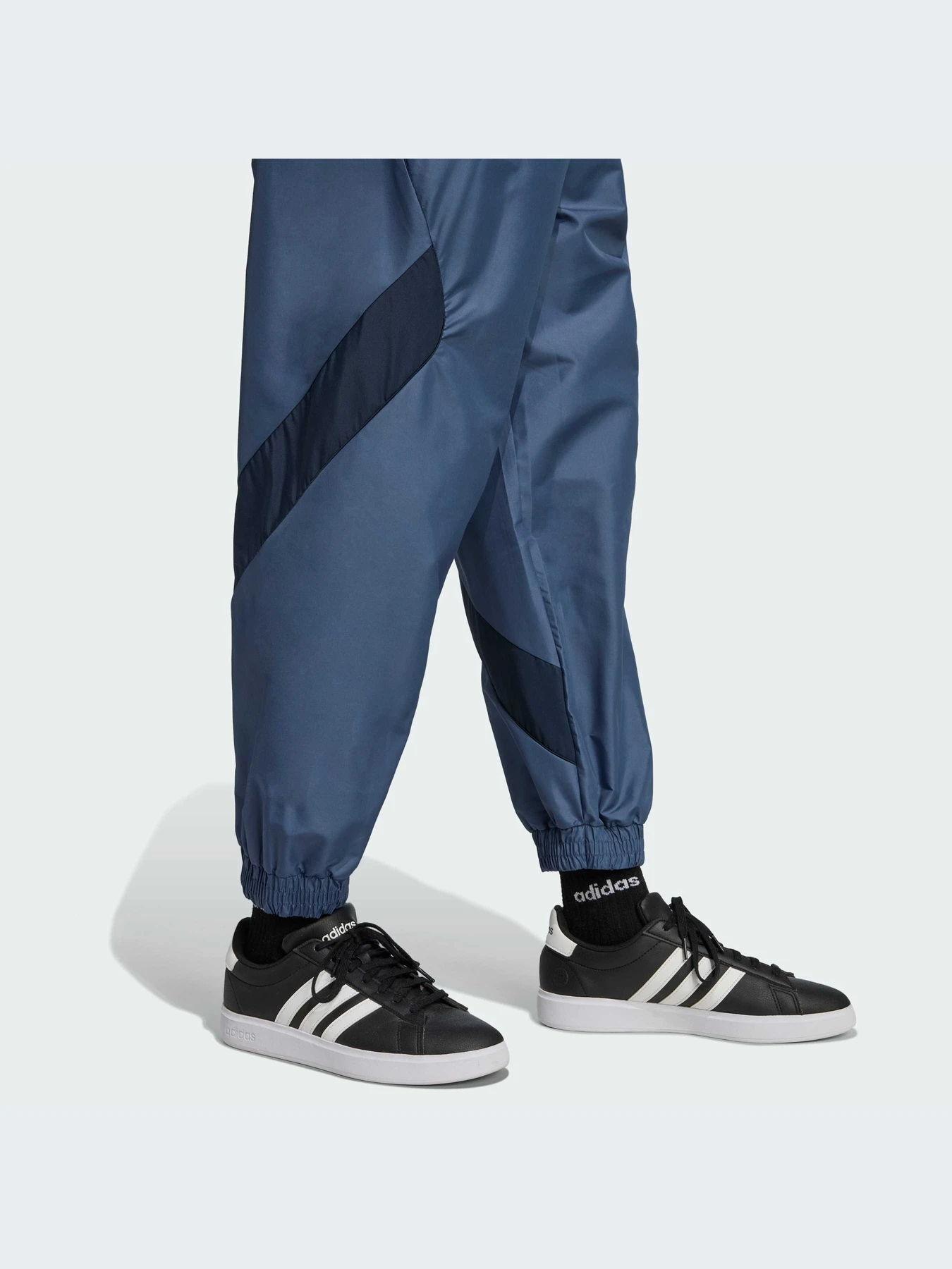 Брюки Adidas модель JZ6433-KZ Брюки Adidas модель JZ6433-KZ Фото