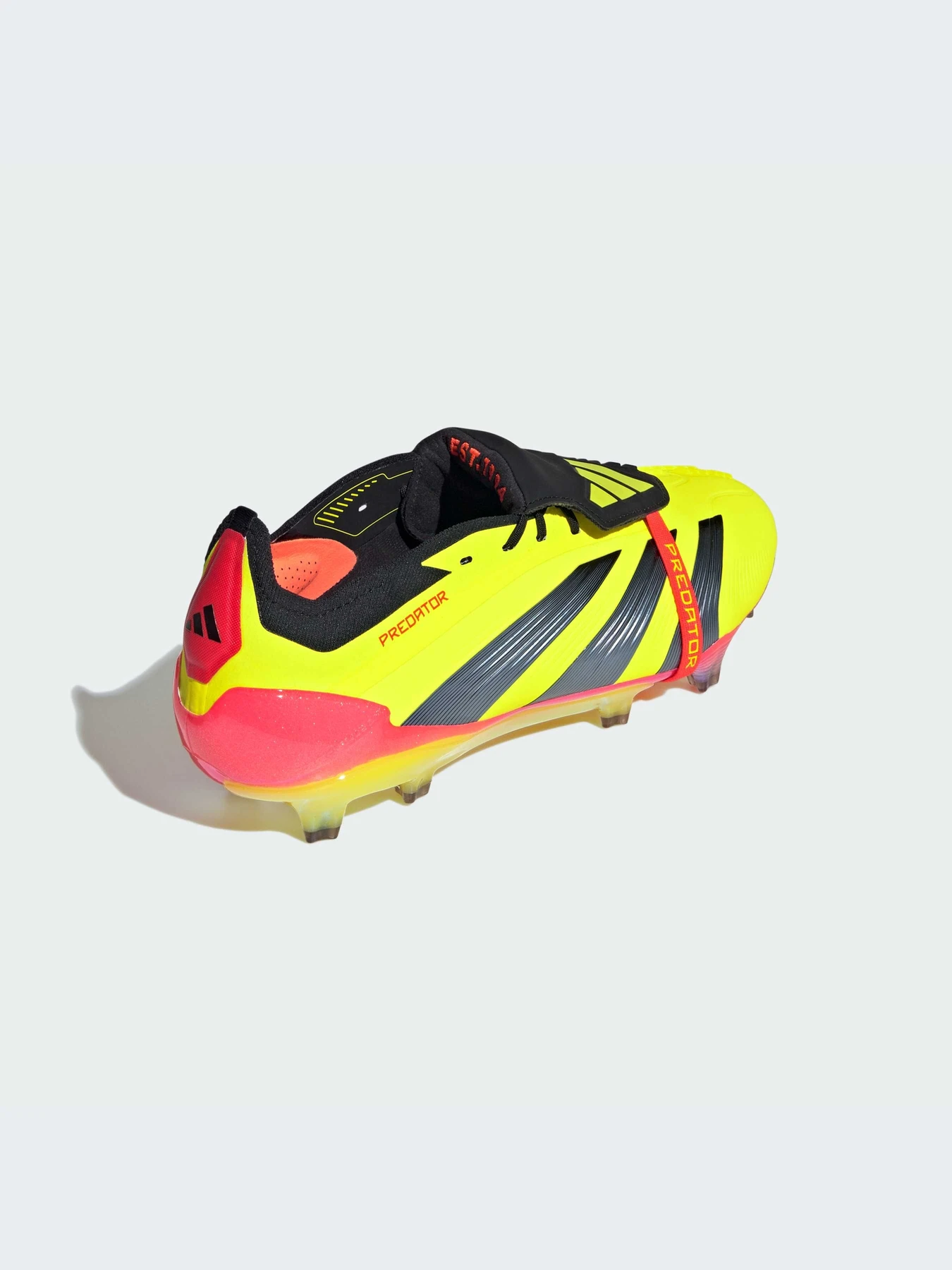 Кроссовки Adidas Predator модель IE1812-KZ Кроссовки Adidas Predator модель IE1812-KZ Фото