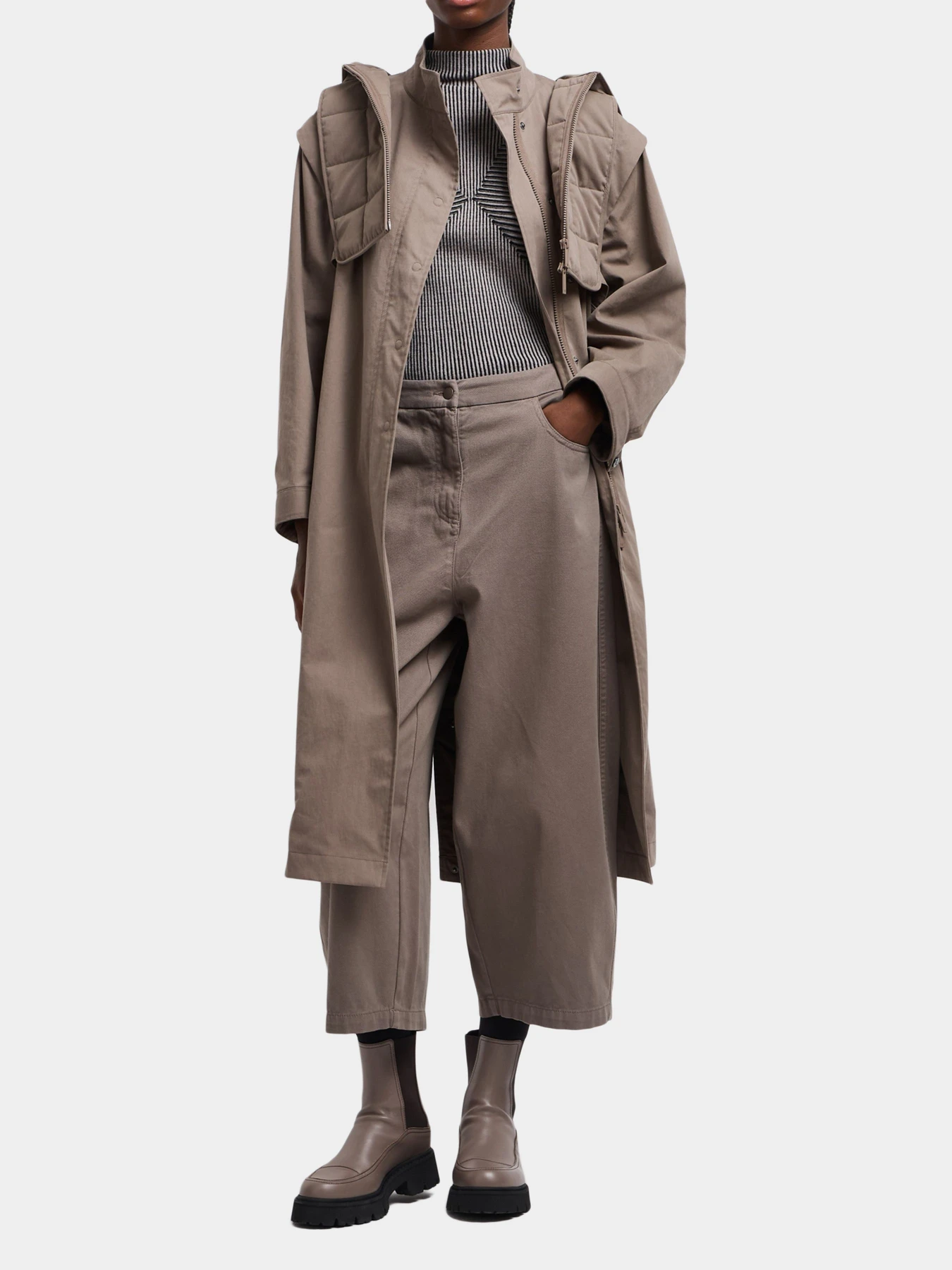 Пальто и плащи Emporio Armani модель EW001466-AF14358-U6125 Фото