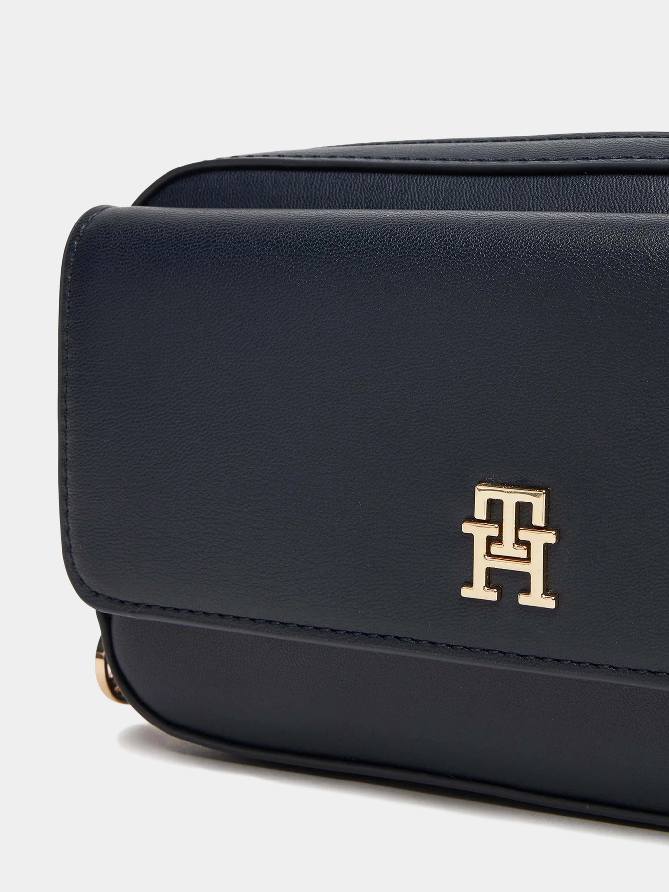 Сумки Tommy Hilfiger модель AW0AW17680-DW6 Сумки Tommy Hilfiger модель AW0AW17680-DW6 Фото