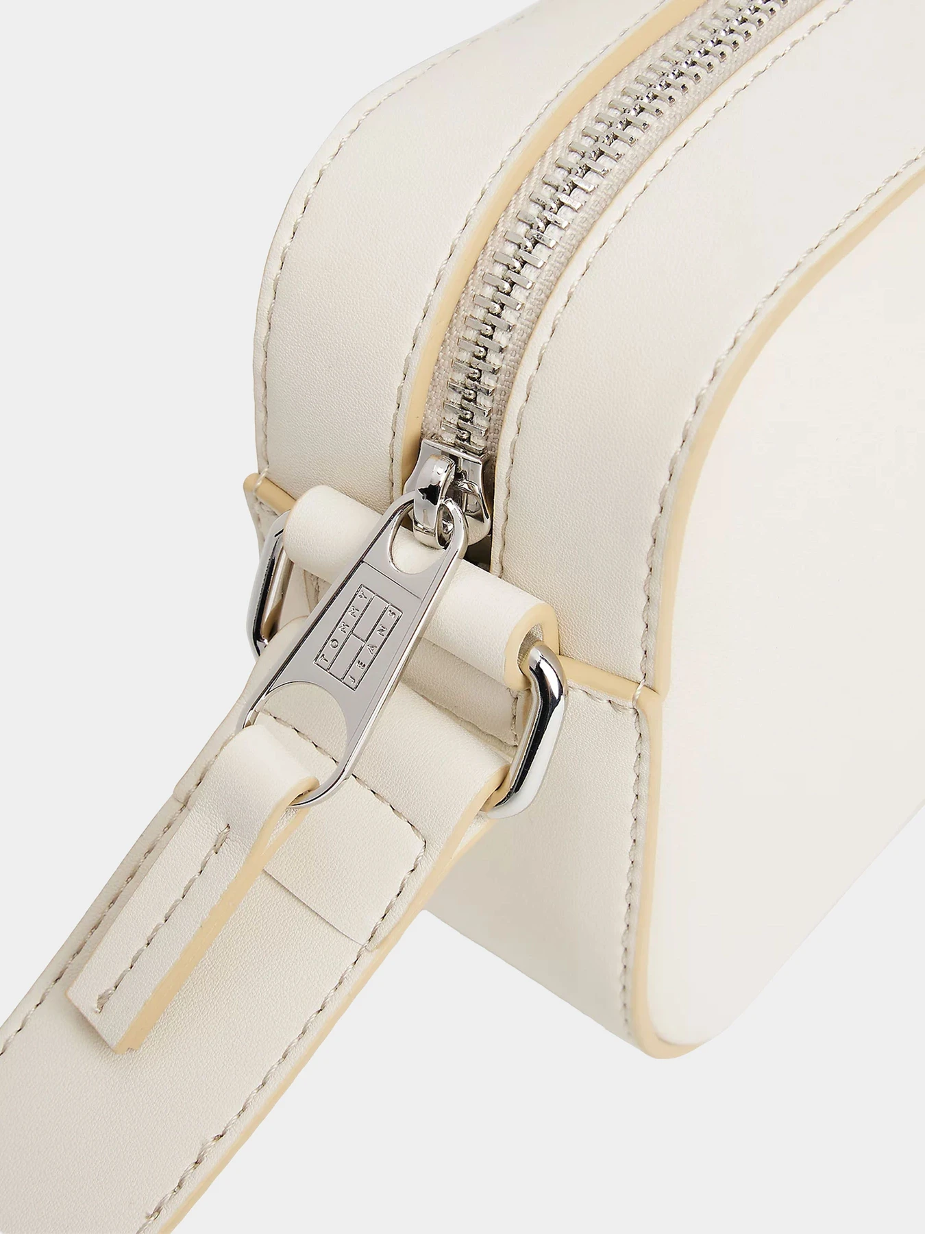Сумки Tommy Hilfiger модель AW0AW17872-ACG Фото