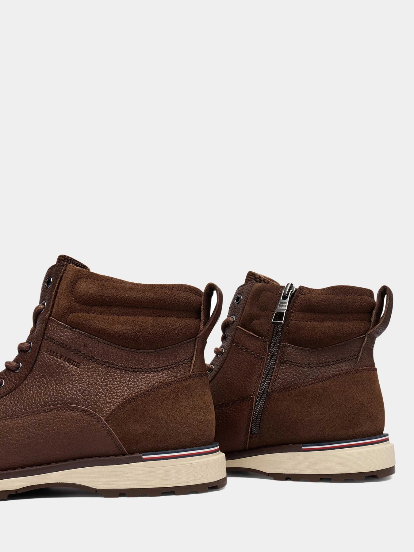 Ботинки и сапоги Tommy Hilfiger модель FM0FM05606-GV0 Ботинки и сапоги Tommy Hilfiger модель FM0FM05606-GV0 Фото