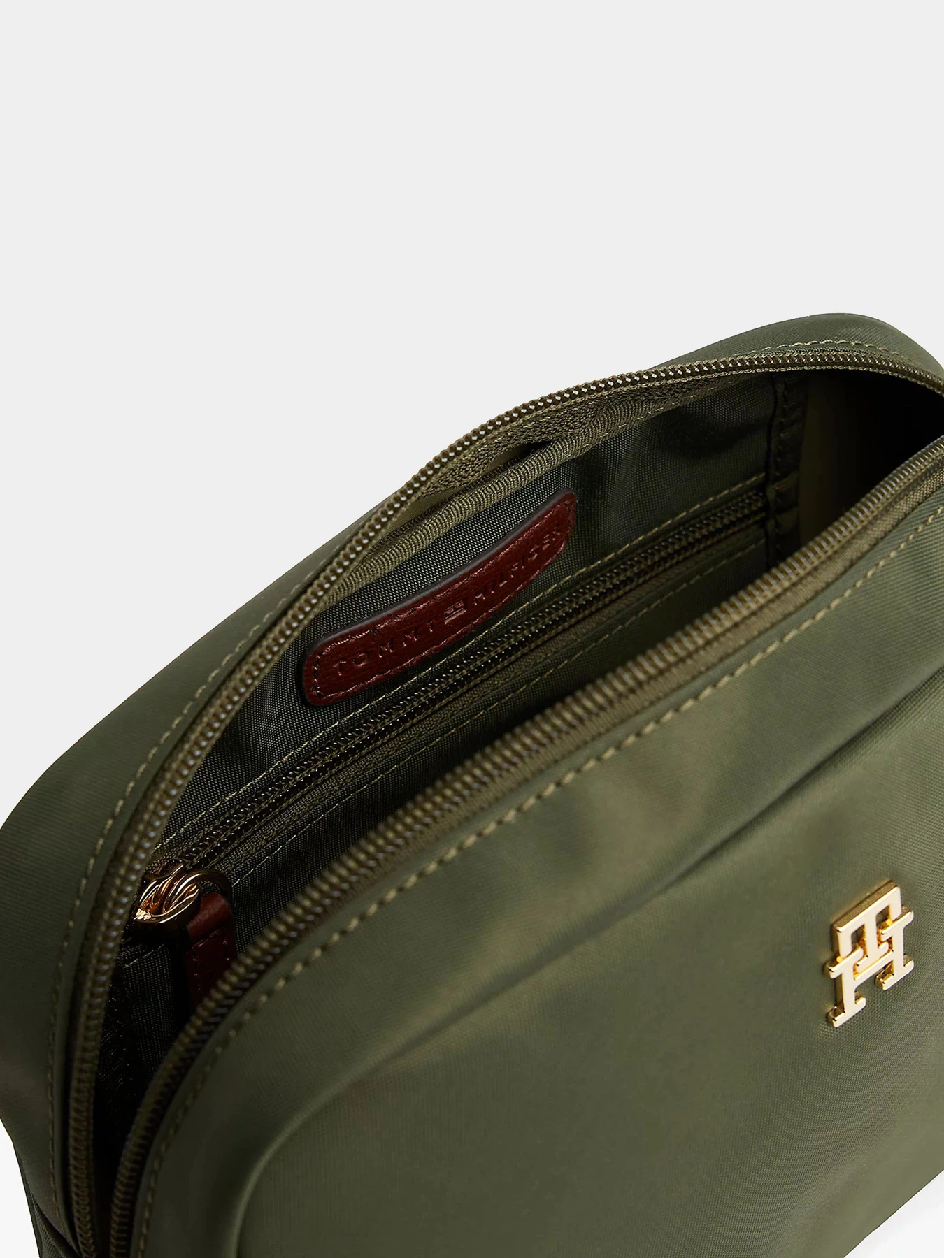 Сумки Tommy Hilfiger модель AW0AW17704-MT1 Сумки Tommy Hilfiger модель AW0AW17704-MT1 Фото