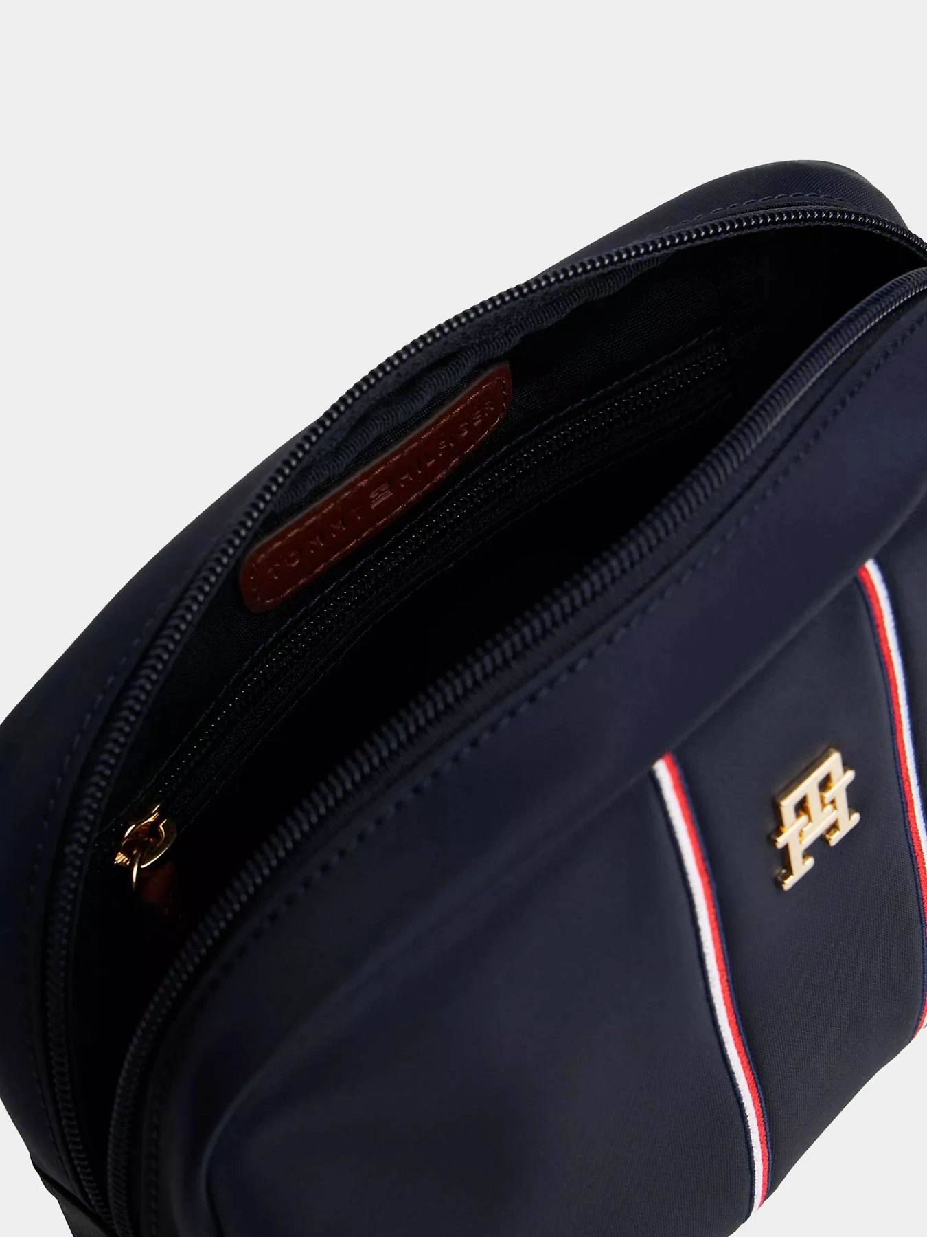 Сумки Tommy Hilfiger модель AW0AW17710-0GY Сумки Tommy Hilfiger модель AW0AW17710-0GY Фото