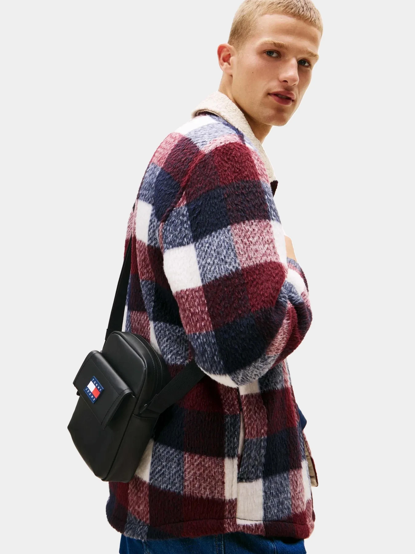 Сумки Tommy Hilfiger модель AM0AM13723-BDS Сумки Tommy Hilfiger модель AM0AM13723-BDS Фото