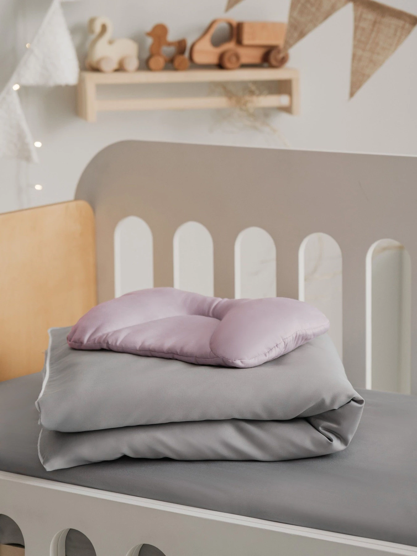 Комплект детского постельного белья комбинированный Le TON модель LT-SET-CHD-CMB-LGRLIL-003 Комплект детского постельного белья комбинированный Le TON модель LT-SET-CHD-CMB-LGRLIL-003 Фото