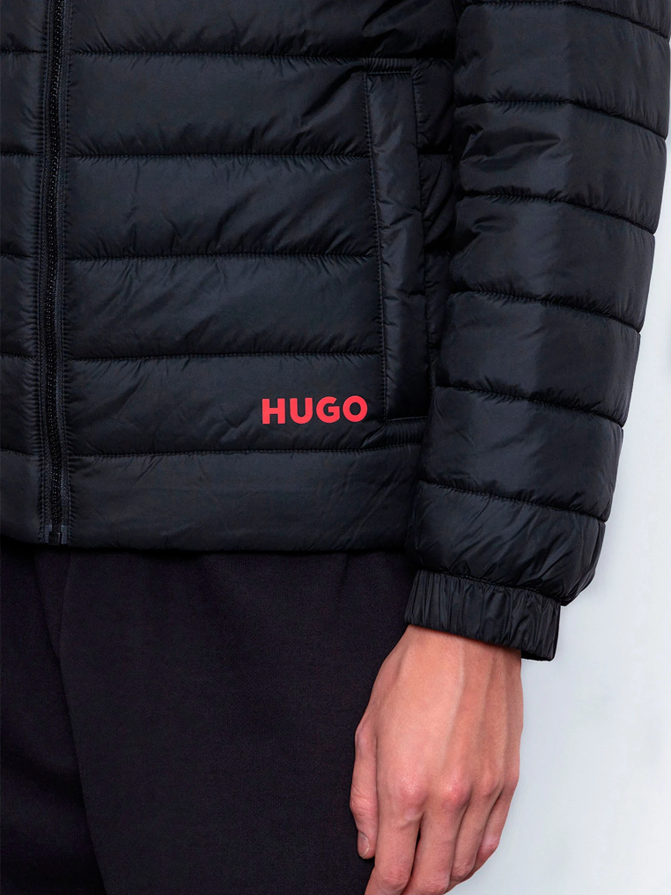 Куртки и дубленки HUGO Одежда модель 50544999001 Куртки и дубленки HUGO Одежда модель 50544999001 Фото