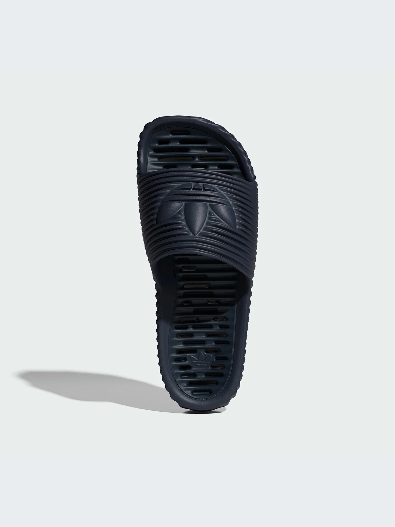 Шлёпанцы Adidas Adilette модель JR3615-KZ Шлёпанцы Adidas Adilette модель JR3615-KZ Фото
