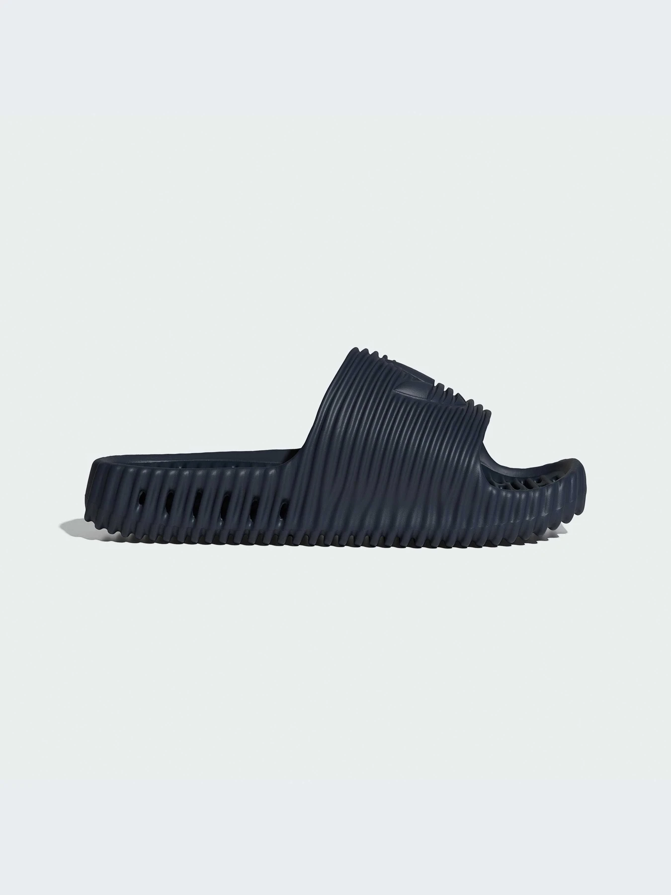 Шлёпанцы Adidas Adilette модель JR3615-KZ Шлёпанцы Adidas Adilette модель JR3615-KZ Фото