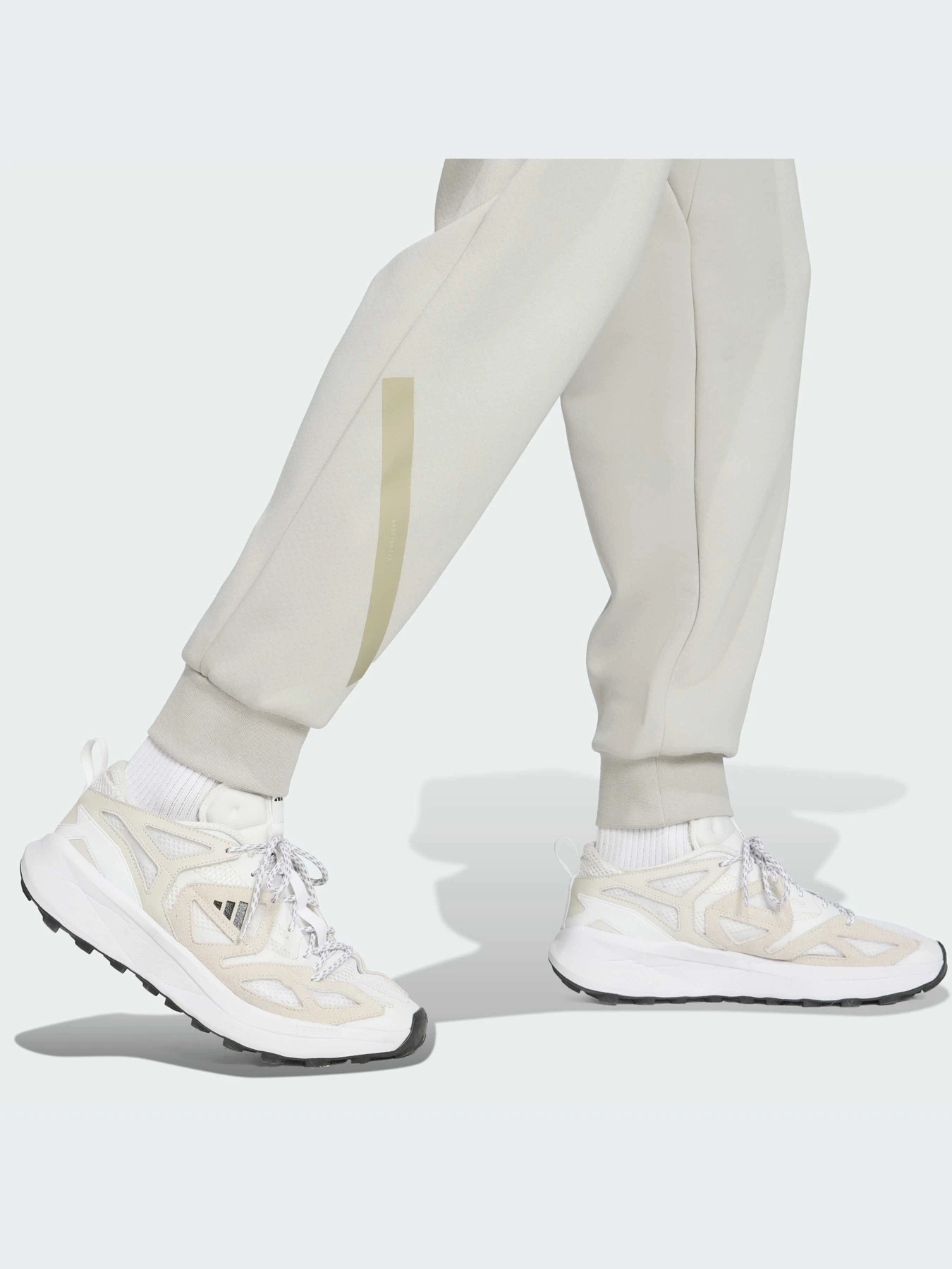 Брюки Adidas ZNE модель JW4728-KZ Брюки Adidas ZNE модель JW4728-KZ Фото