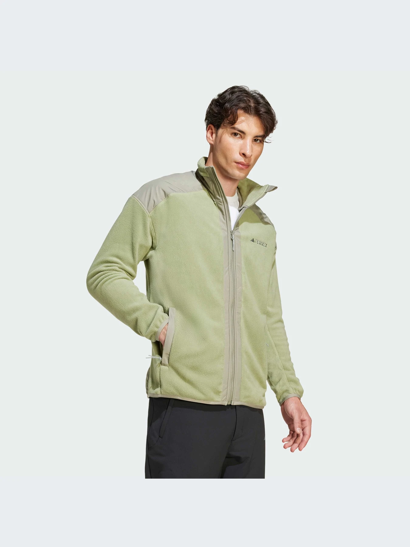 Куртки и дубленки Adidas модель JV6237-KZ Куртки и дубленки Adidas модель JV6237-KZ Фото