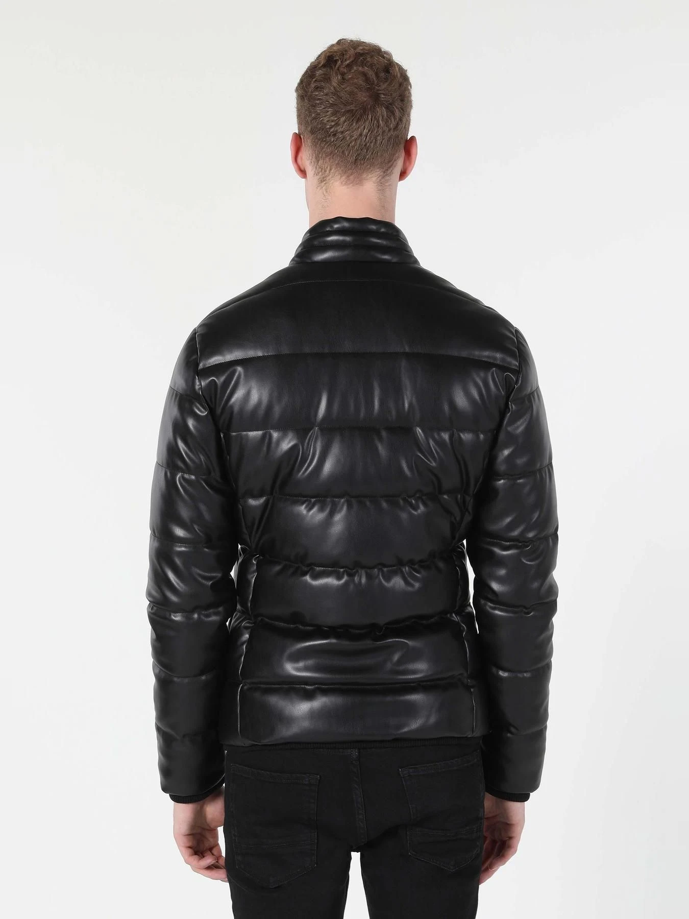 Куртки и дубленки Colin’s модель CL1055602_BLK Фото