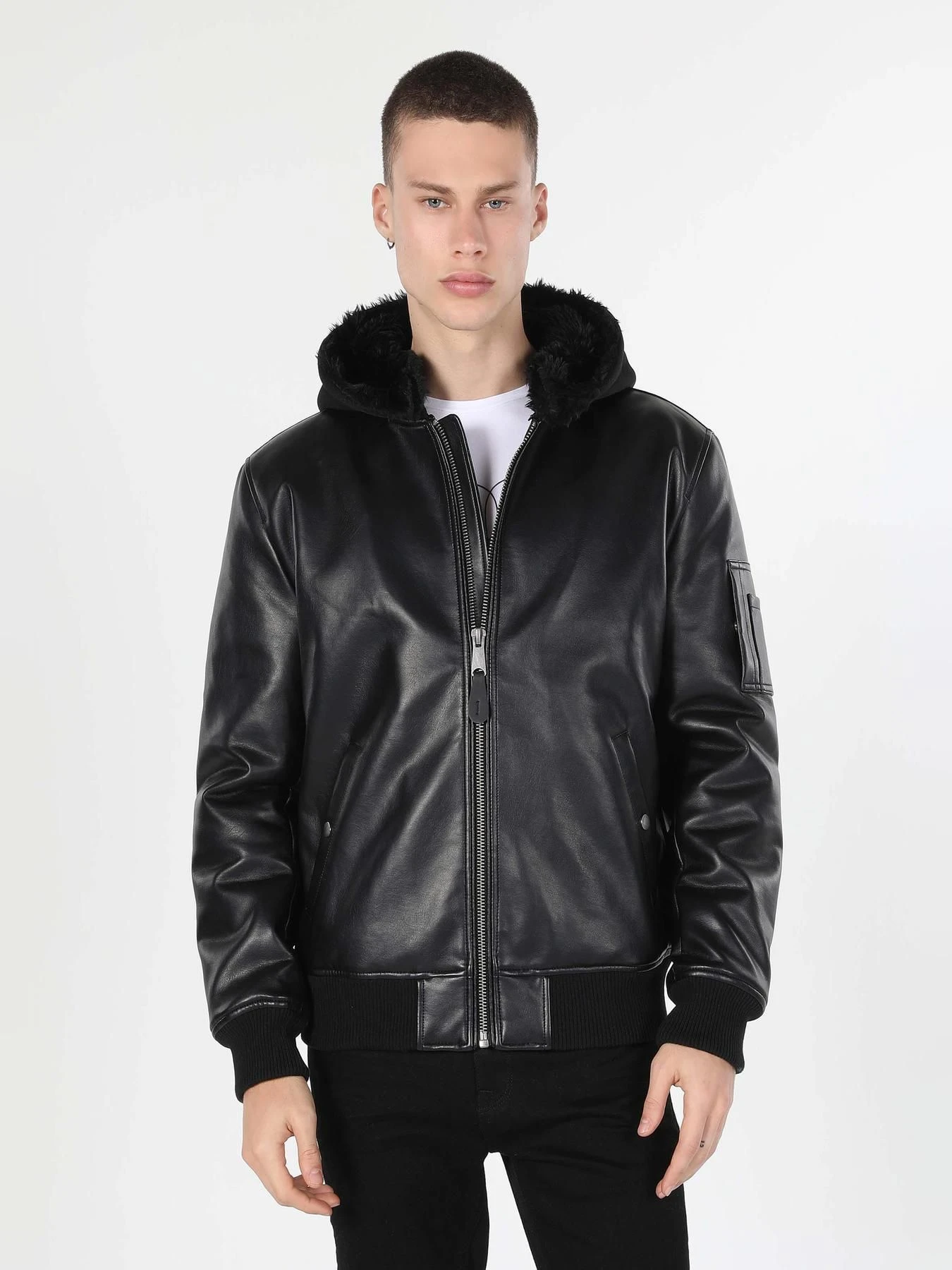 Куртки и дубленки Colin’s модель CL1060744_BLK Фото