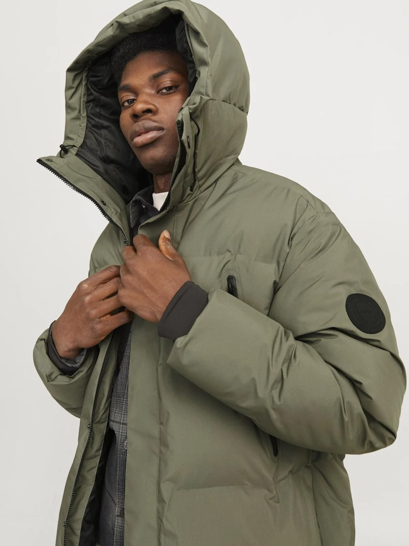 Куртки и дубленки JACK & JONES модель 12260481_Dustyolive Фото