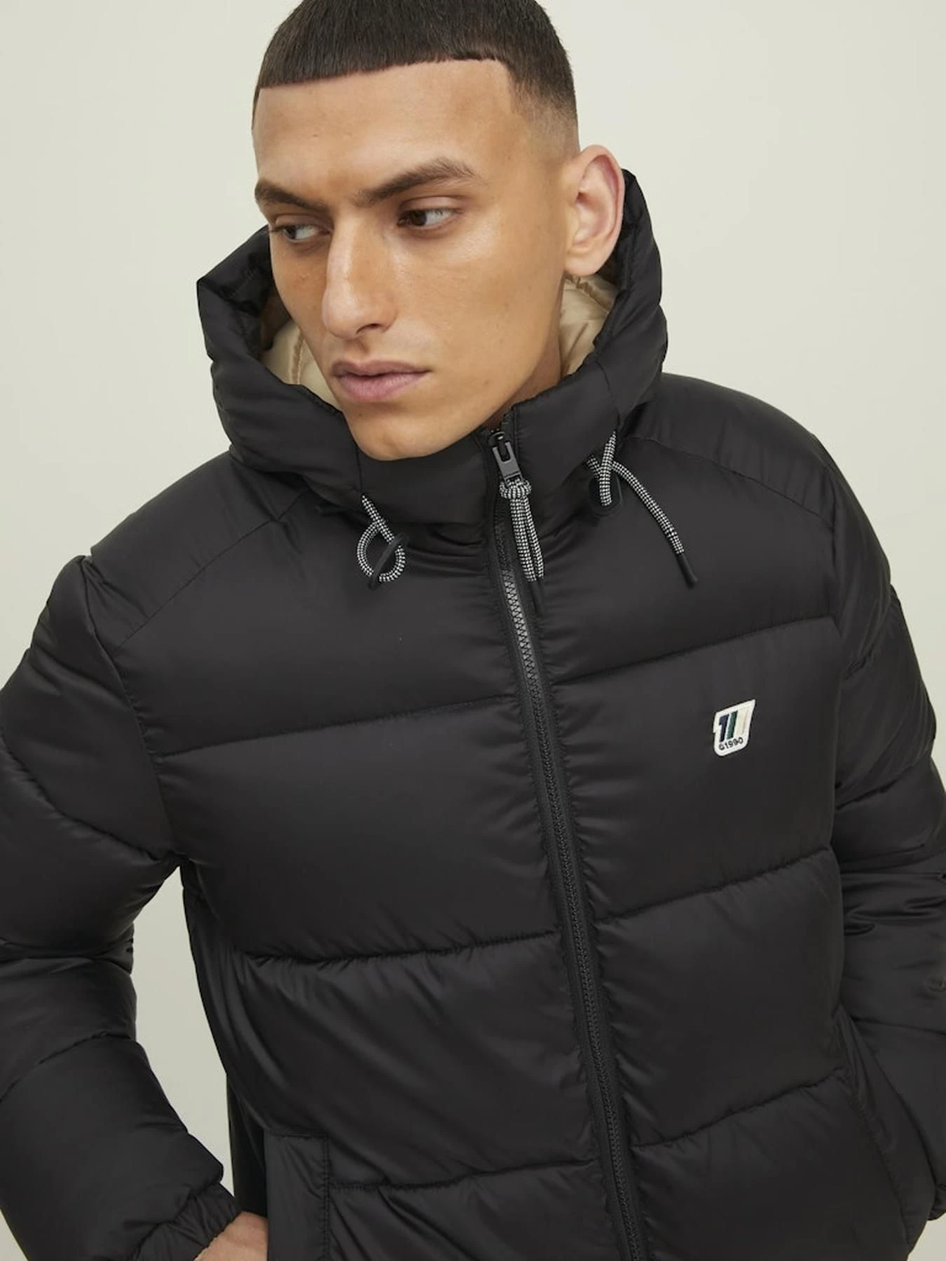 Куртки и дубленки JACK & JONES модель 12215147_Black Куртки и дубленки JACK & JONES модель 12215147_Black Фото
