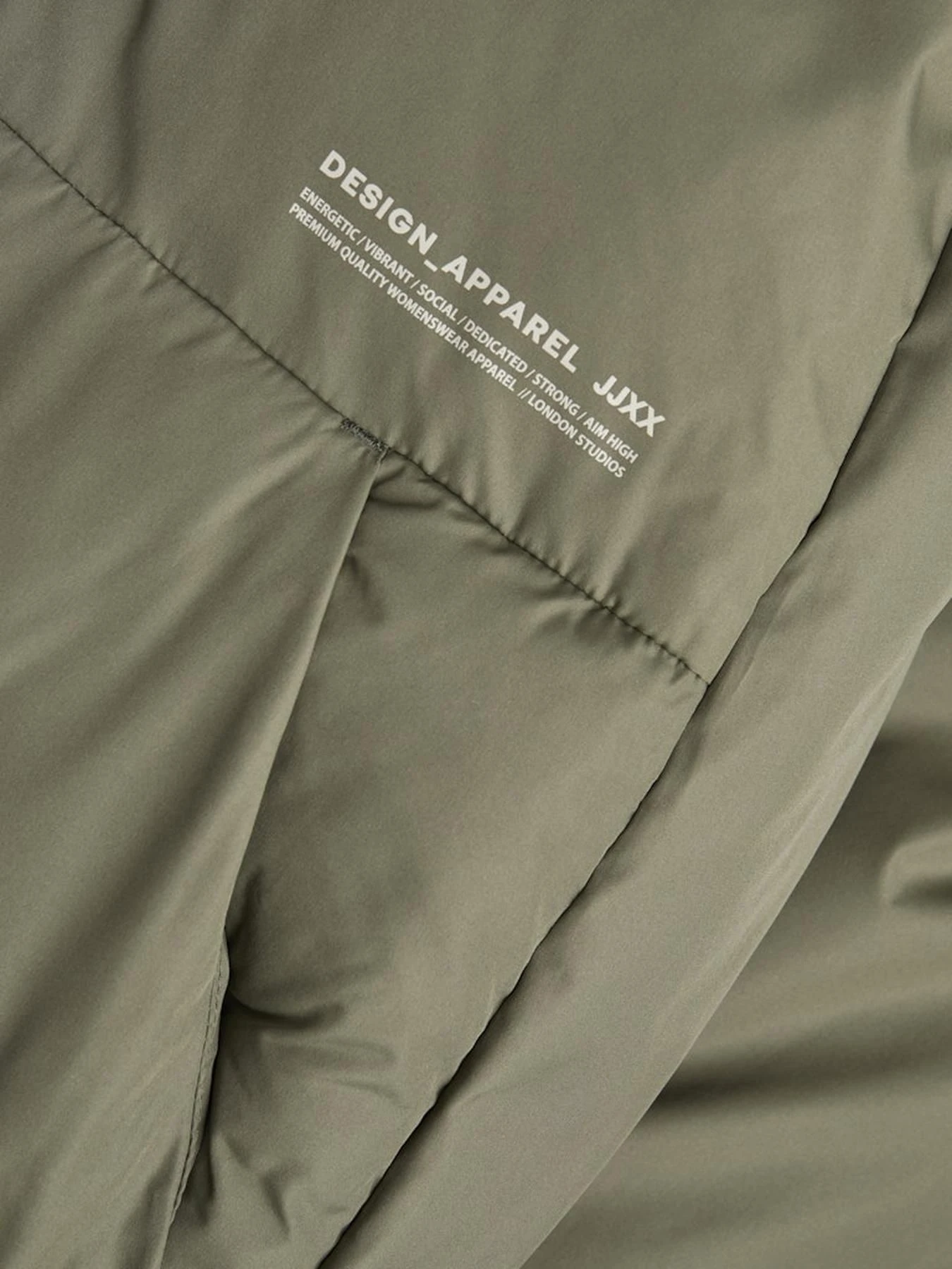 Куртки и дубленки JACK & JONES модель 12258746_GrapeLeaf Фото