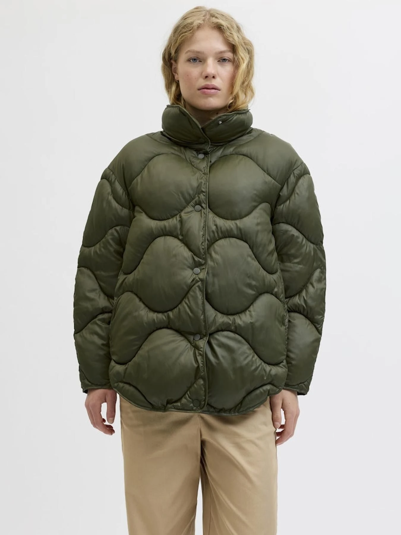 Куртки и дубленки JACK & JONES модель 12264826_GrapeLeaf Куртки и дубленки JACK & JONES модель 12264826_GrapeLeaf Фото