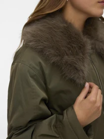 Куртки и дубленки Vero Moda модель 10333552_GrapeLeaf Фото