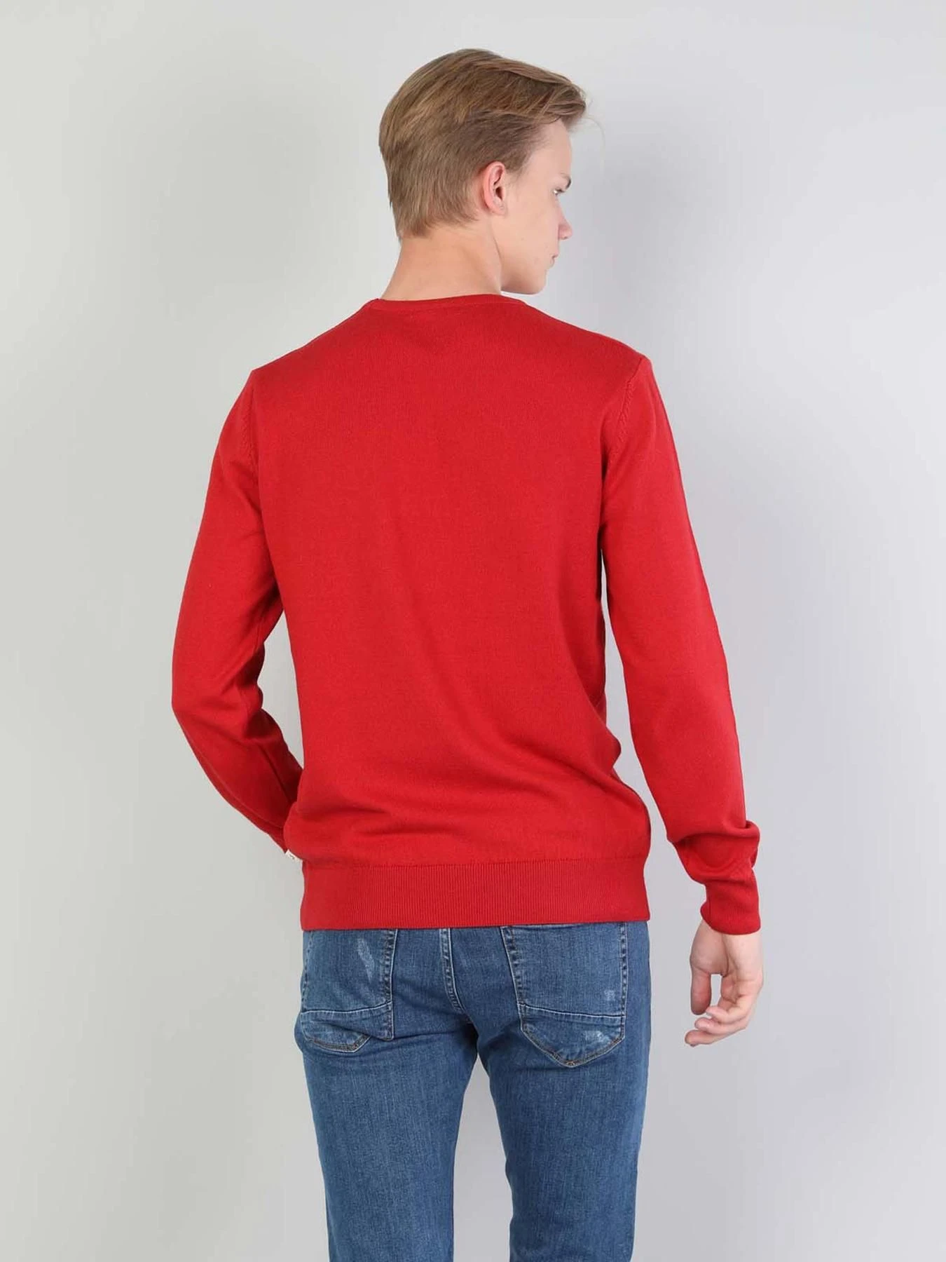 Худи и свитшоты Colin’s модель CL1023186_RED Фото