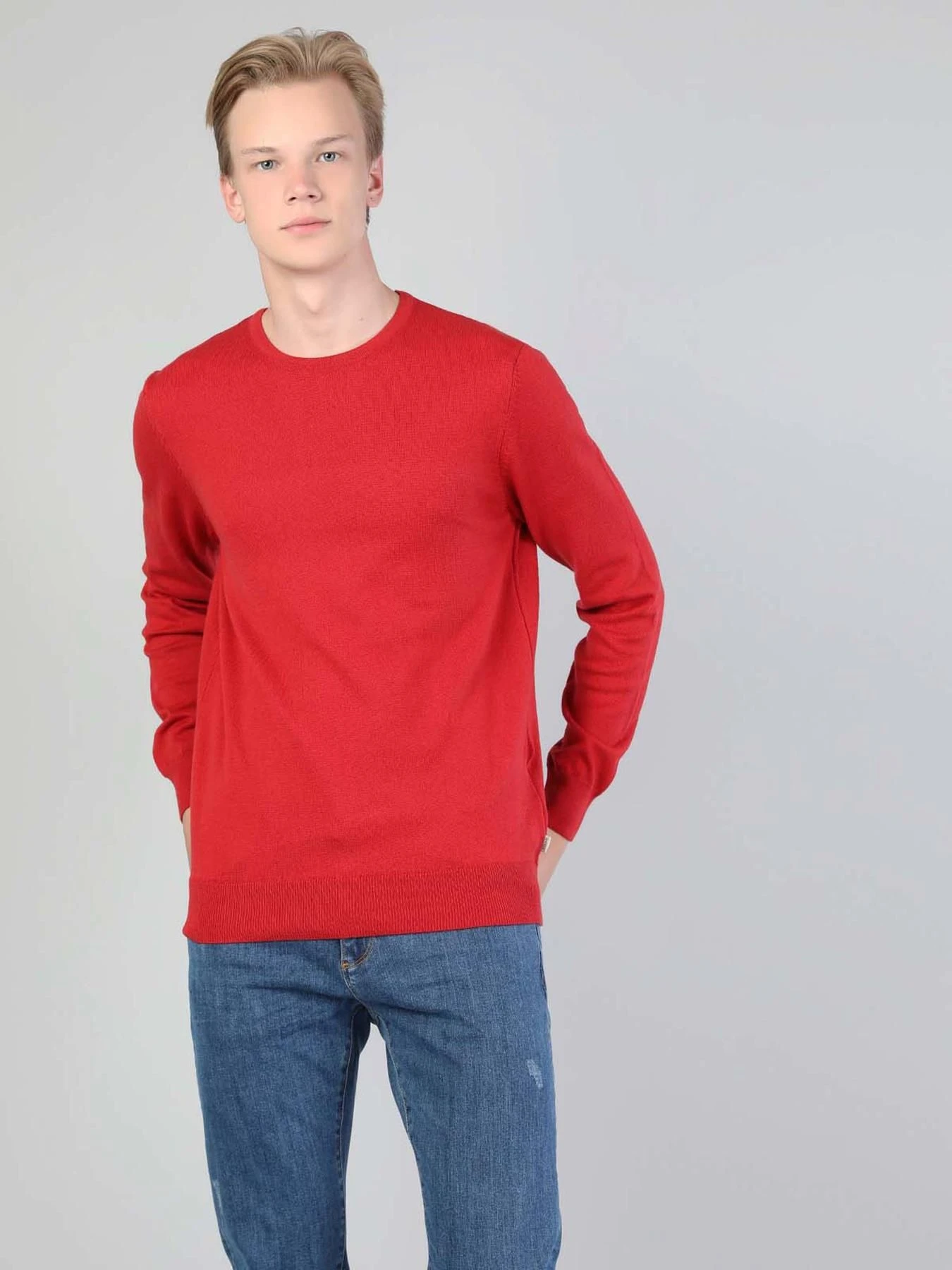 Худи и свитшоты Colin’s модель CL1023186_RED Фото
