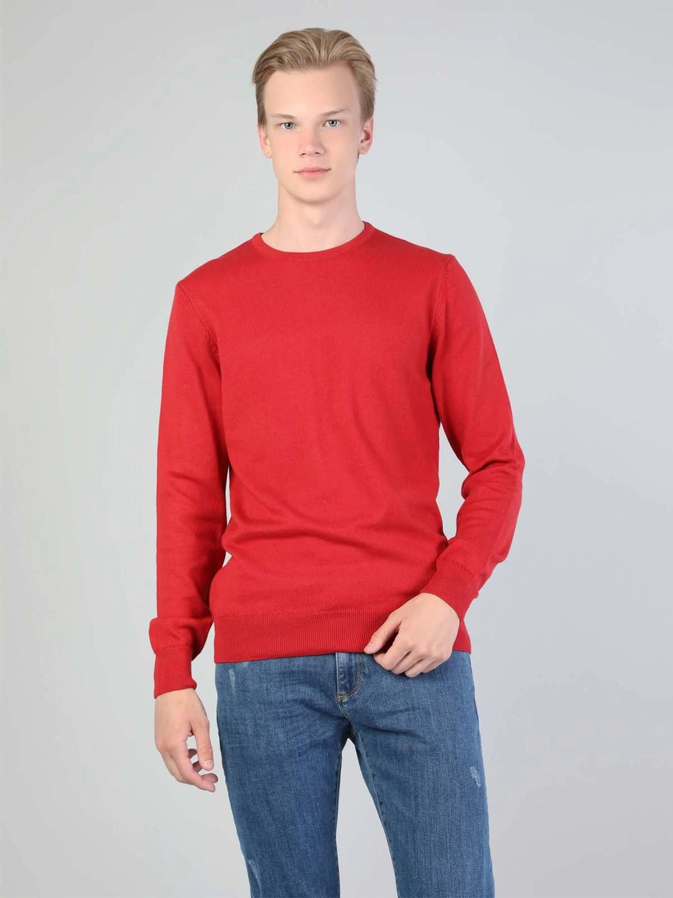 Худи и свитшоты Colin’s модель CL1023186_RED Фото