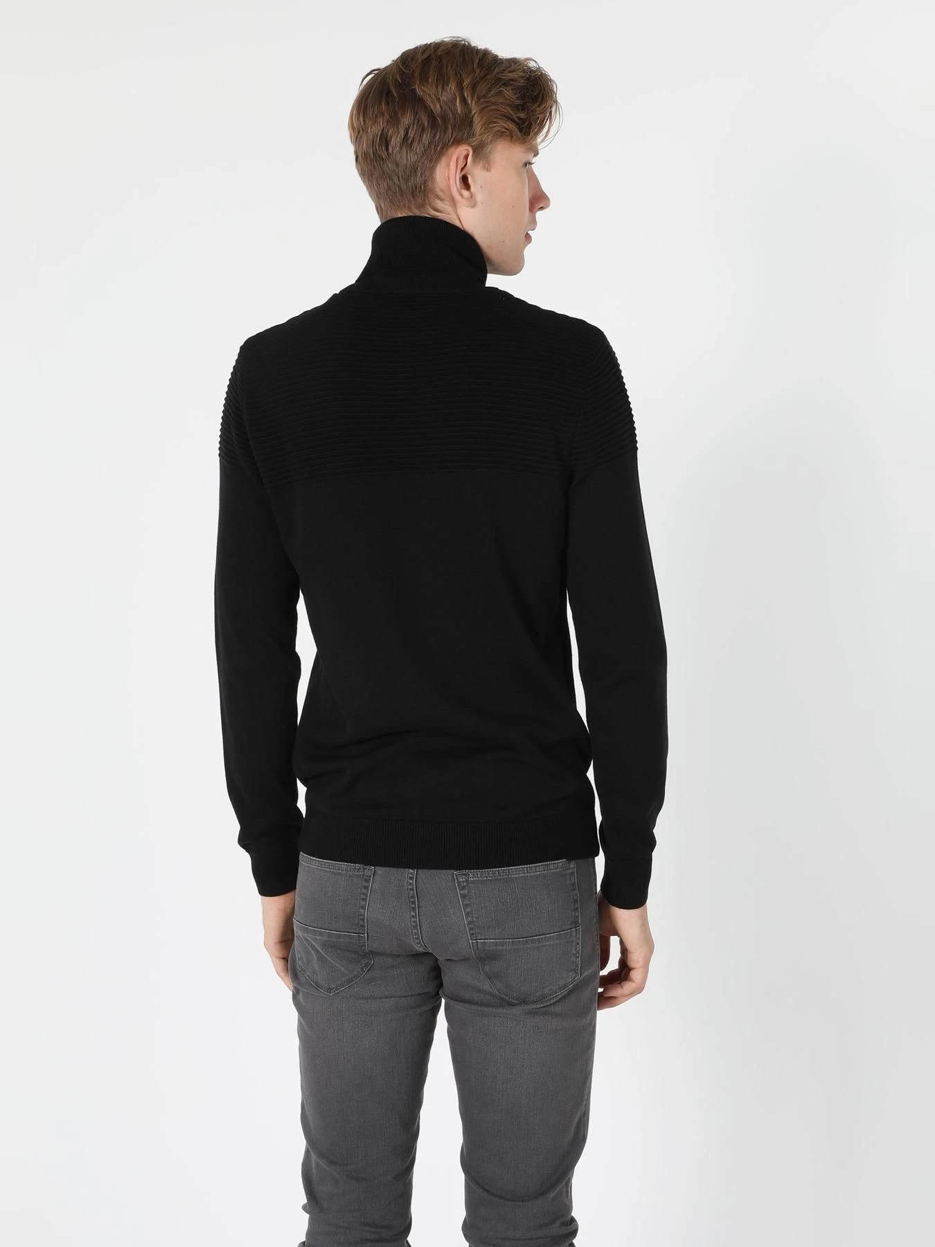 Худи и свитшоты Colin’s модель CL1050233_BLK Фото