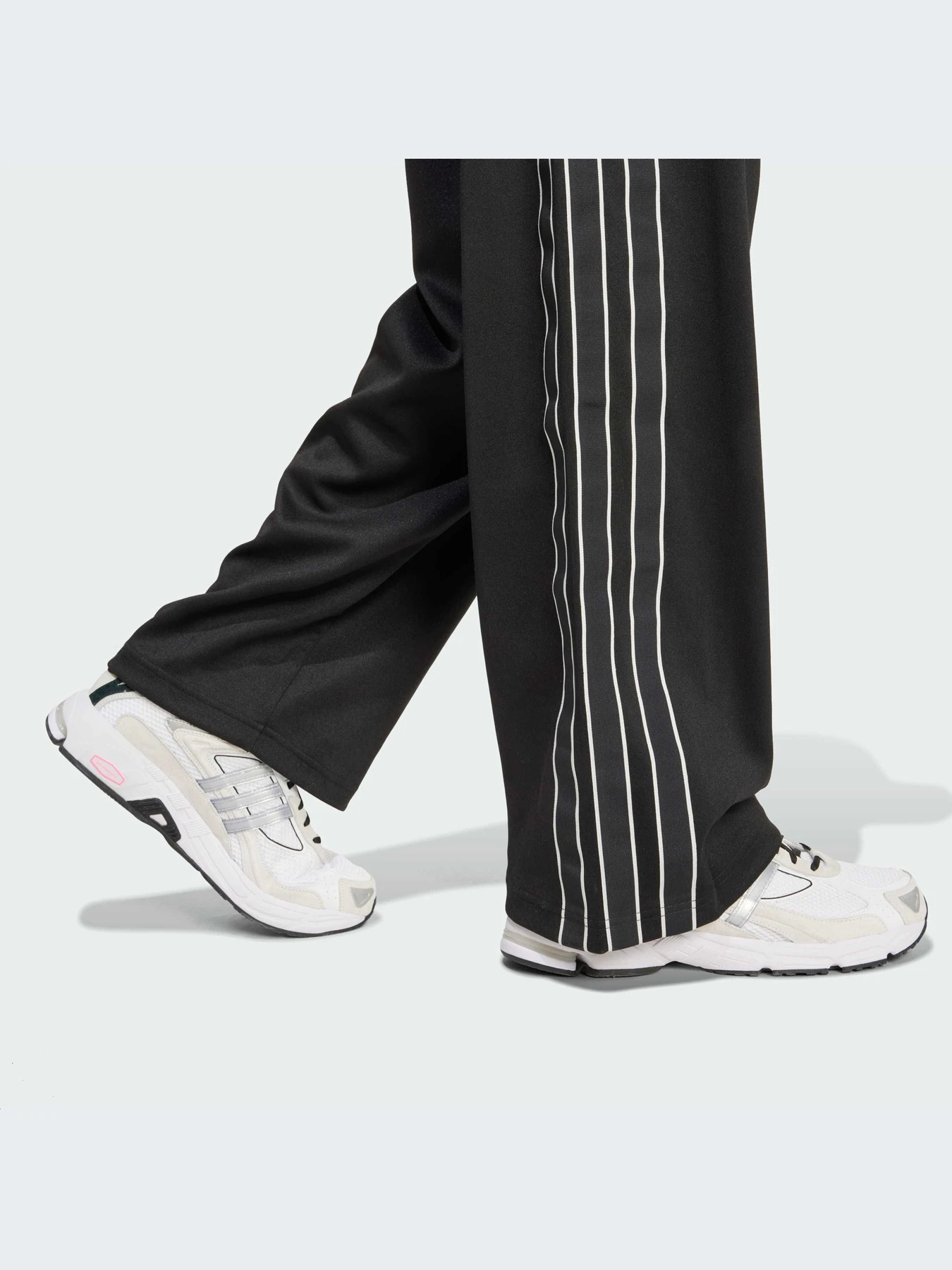Брюки Adidas модель IX6721-KZ Брюки Adidas модель IX6721-KZ Фото
