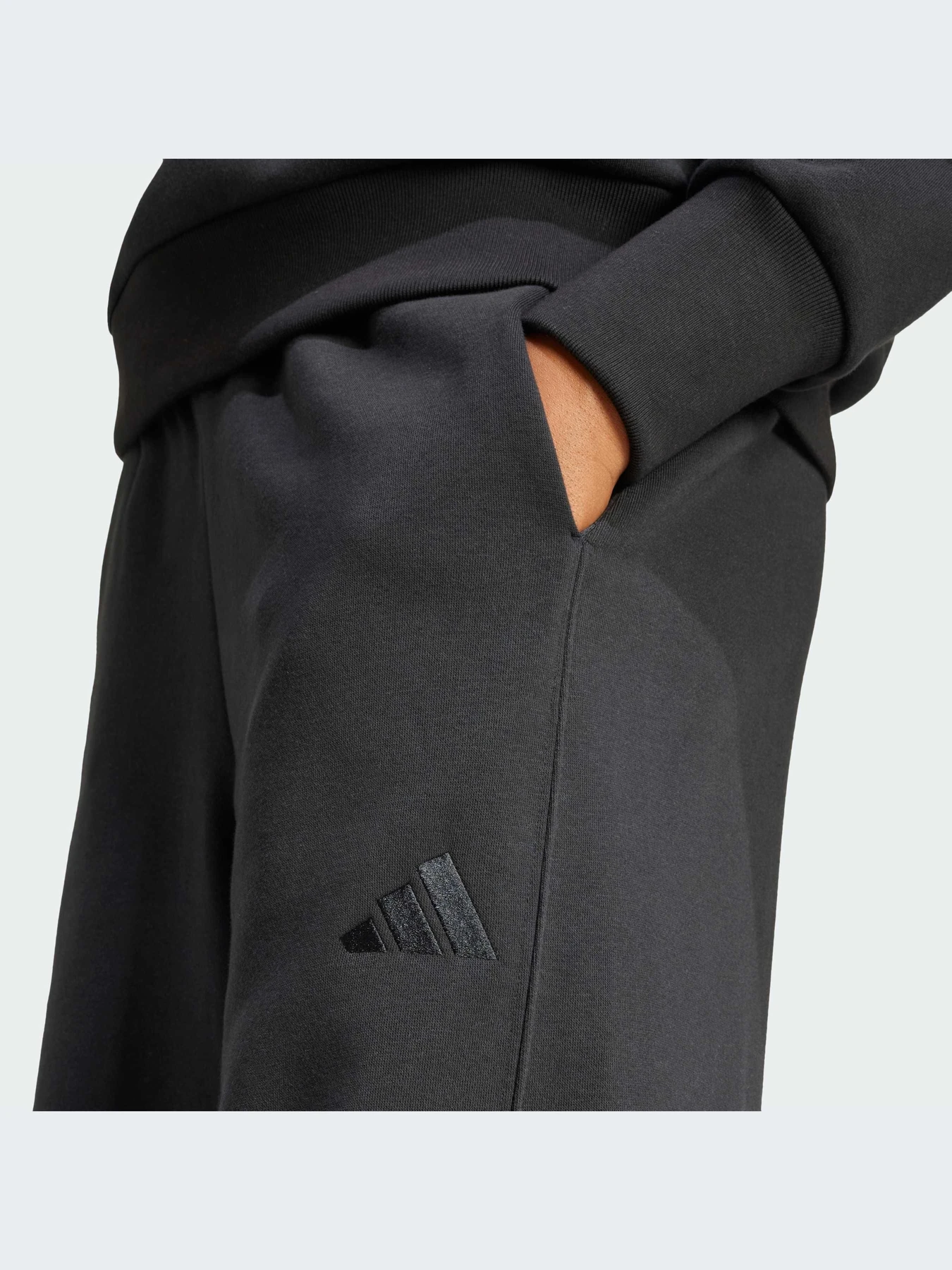 Брюки Adidas модель JJ1281-KZ Брюки Adidas модель JJ1281-KZ Фото