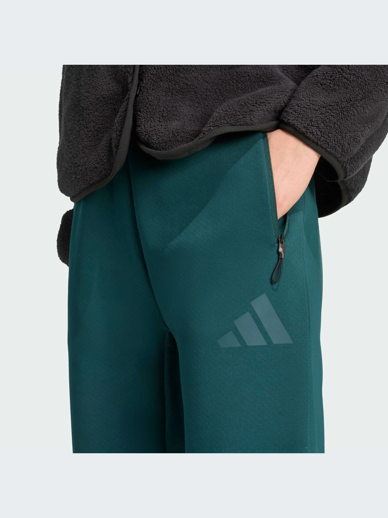Брюки Adidas ZNE модель JW7738-KZ Брюки Adidas ZNE модель JW7738-KZ Фото