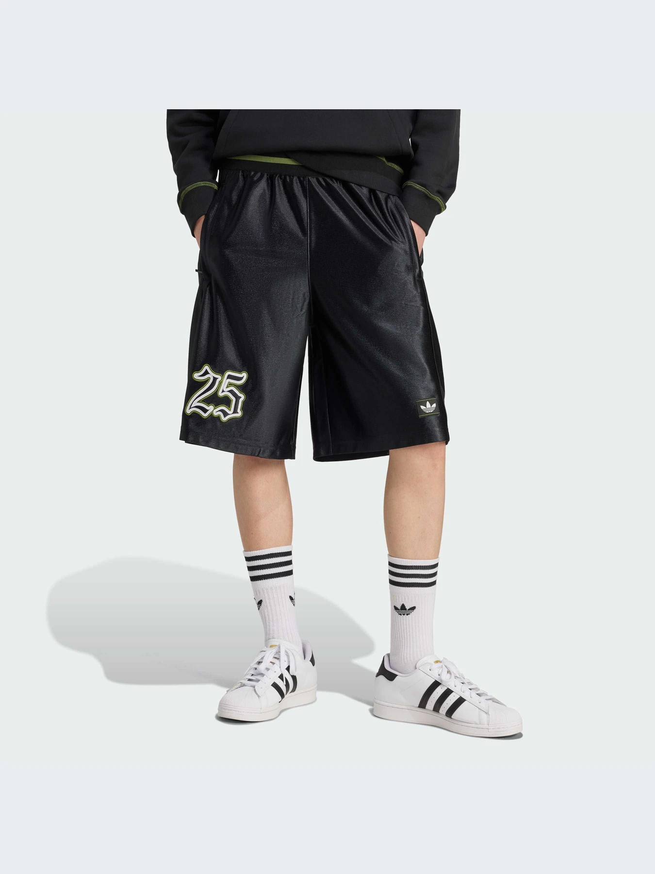 Шорты Adidas Superstar модель JY2769-KZ Шорты Adidas Superstar модель JY2769-KZ Фото