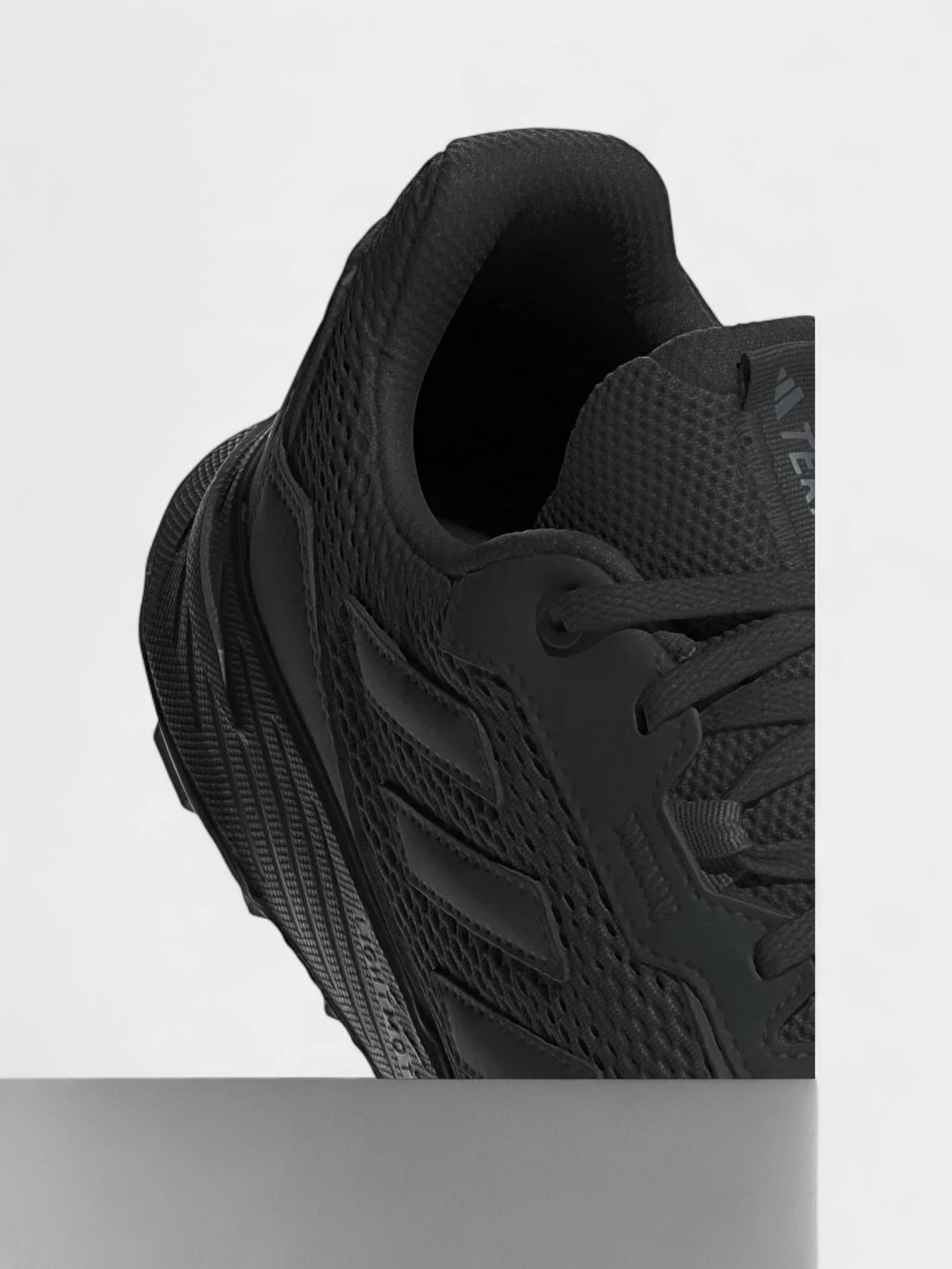 Кроссовки Adidas TRACEFINDER модель IE5906 Кроссовки Adidas TRACEFINDER модель IE5906 Фото