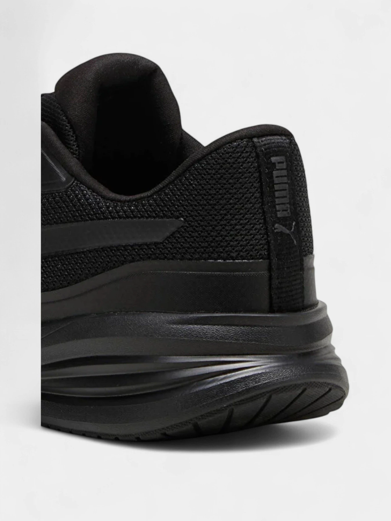 Кроссовки PUMA Night Runner V3 модель 31004002 Кроссовки PUMA Night Runner V3 модель 31004002 Фото