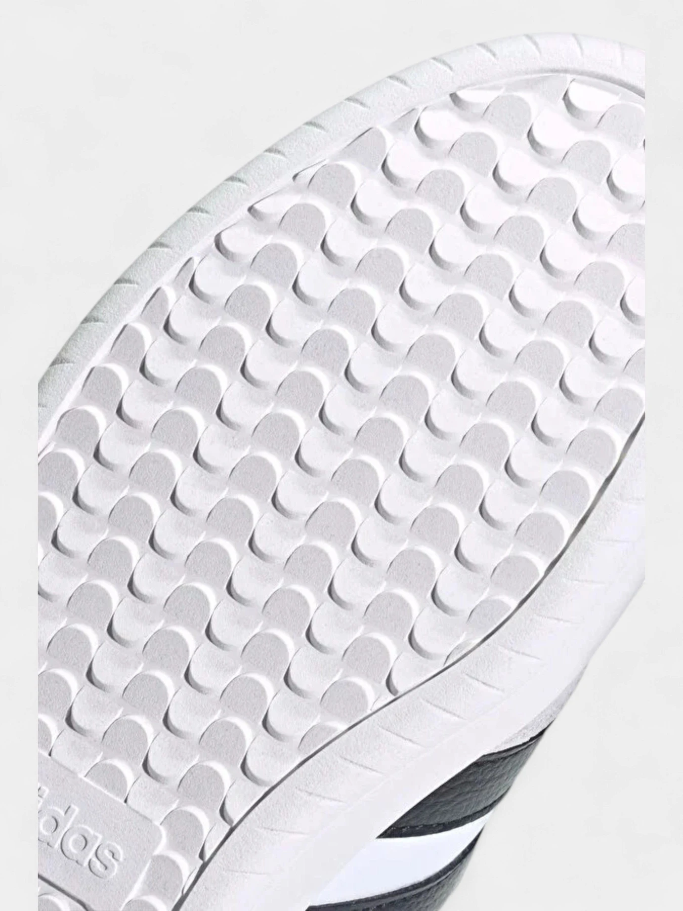 Кроссовки Adidas BARREDA модель JI2306 Кроссовки Adidas BARREDA модель JI2306 Фото
