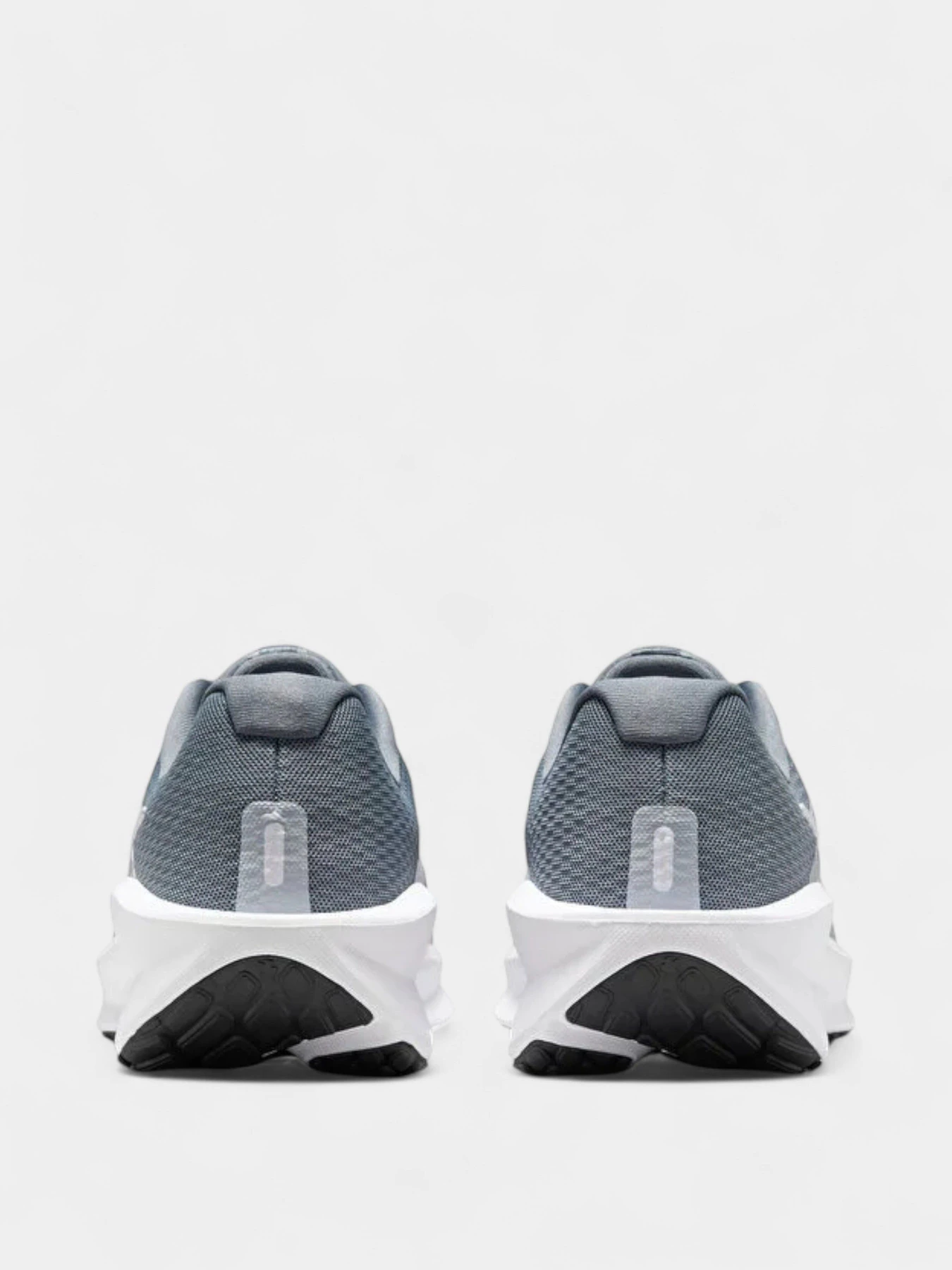 Кроссовки NIKE Nike Downshifter 13 модель FD6454-010 Кроссовки NIKE Nike Downshifter 13 модель FD6454-010 Фото