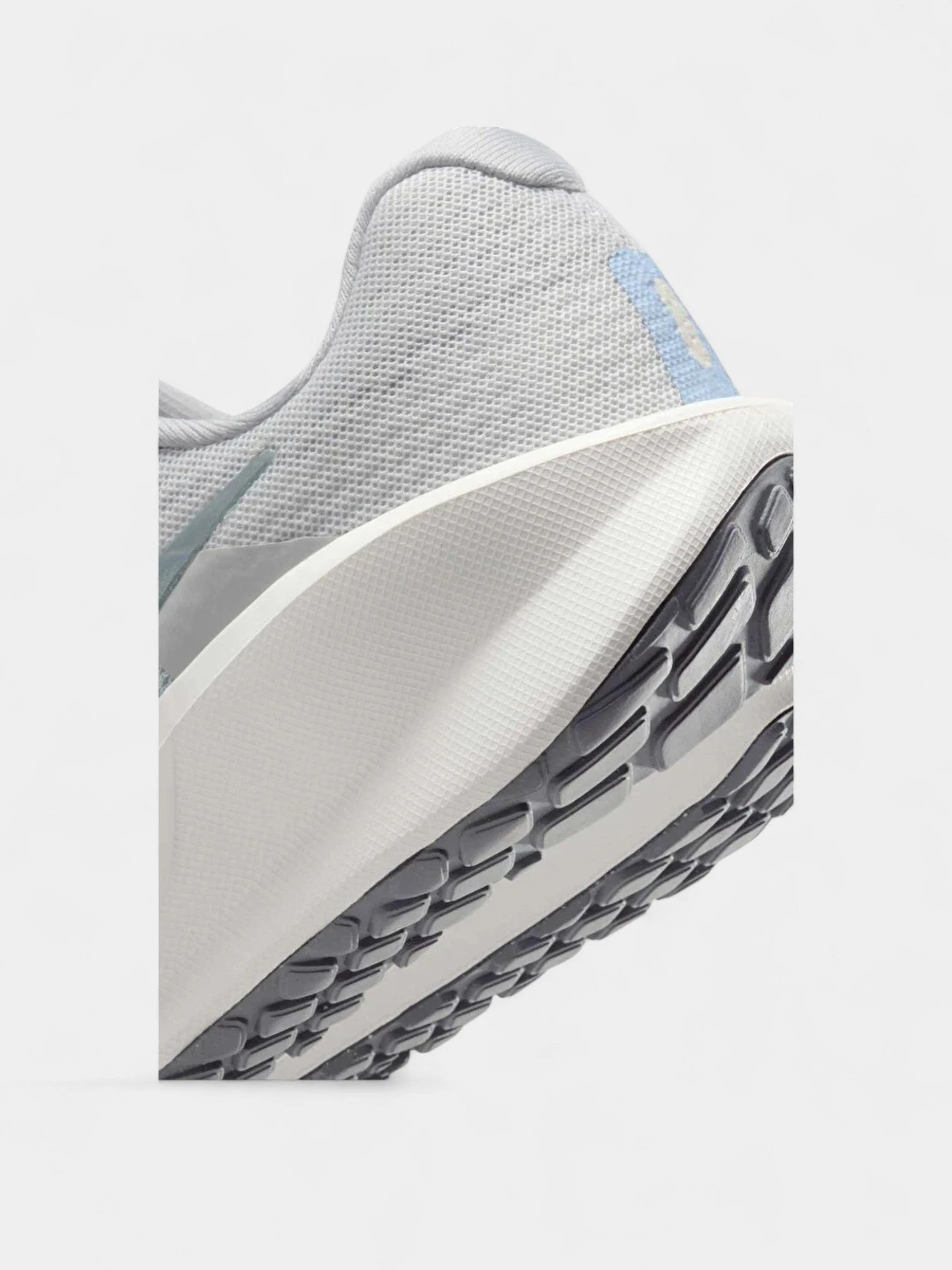 Кроссовки NIKE Nike Downshifter 13 модель FD6476-006 Кроссовки NIKE Nike Downshifter 13 модель FD6476-006 Фото
