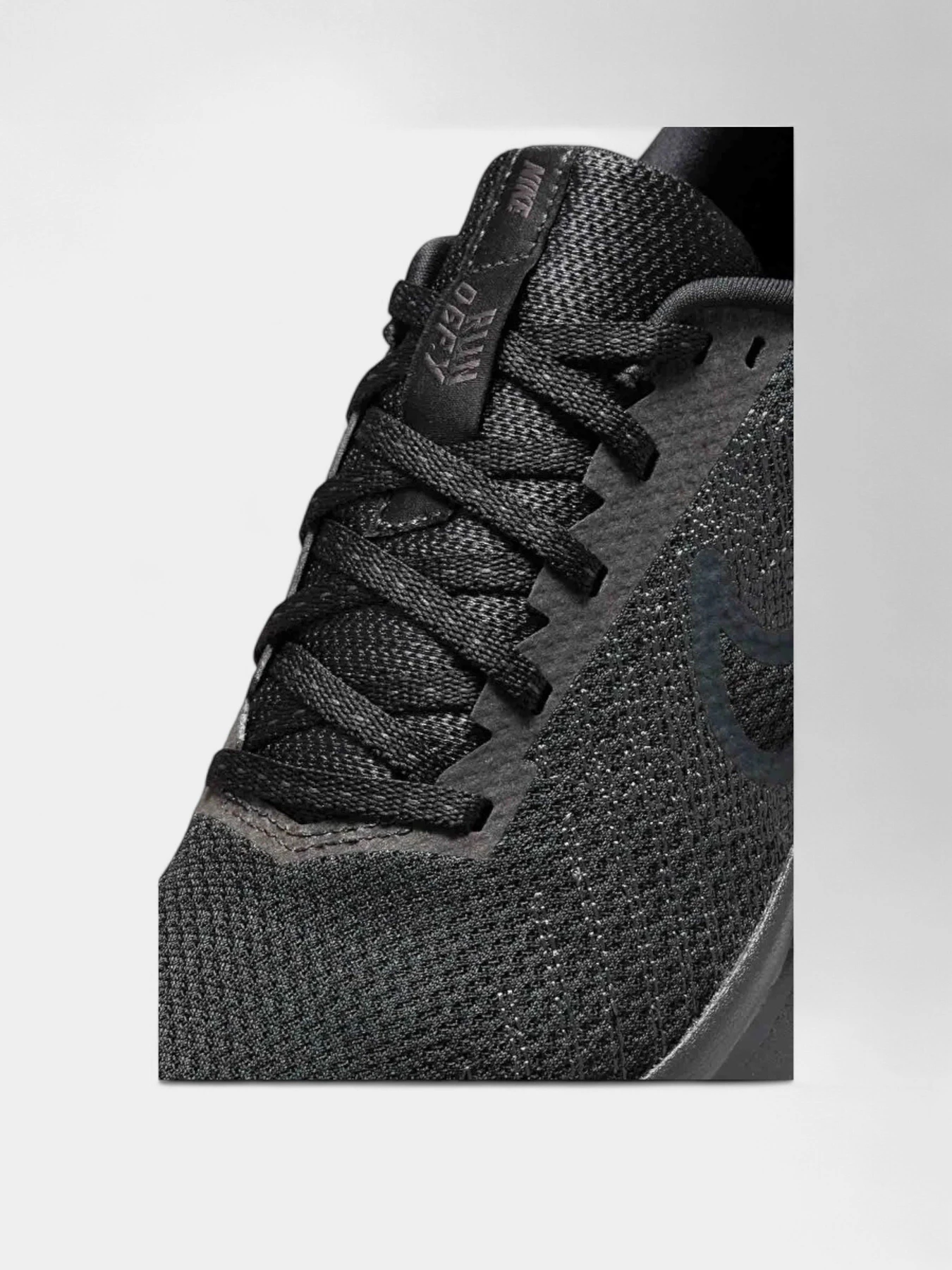 Кроссовки NIKE W NIKE RUN DEFY модель HM9593-003 Кроссовки NIKE W NIKE RUN DEFY модель HM9593-003 Фото