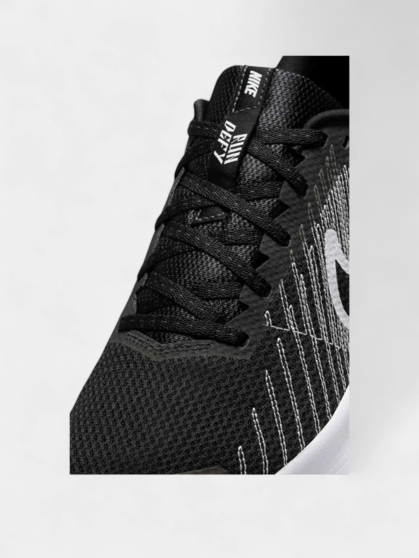 Кроссовки NIKE NIKE RUN DEFY модель HM9594-004 Кроссовки NIKE NIKE RUN DEFY модель HM9594-004 Фото