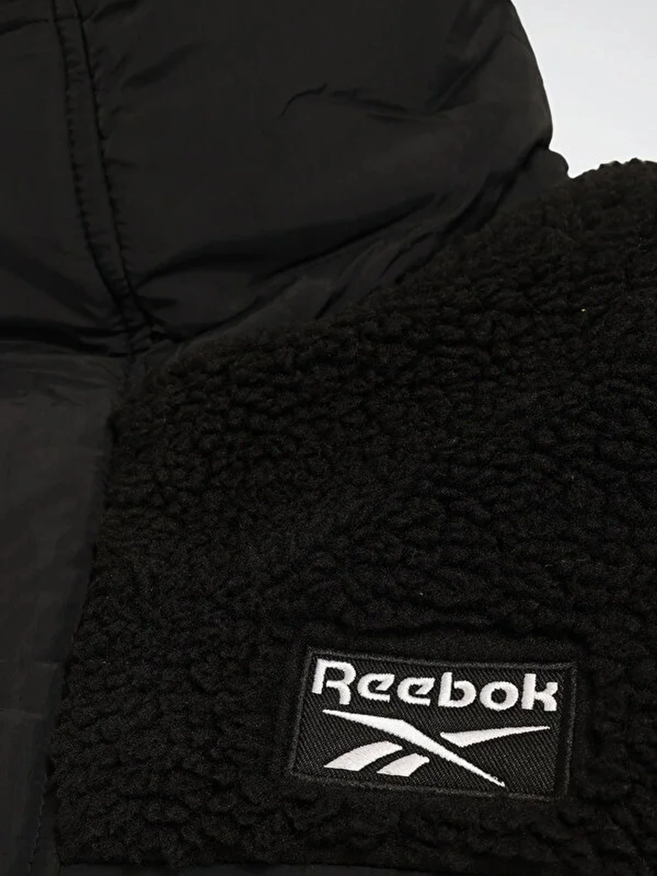 Куртки и дубленки Reebok SELMINA JACKET модель 101972119 Куртки и дубленки Reebok SELMINA JACKET модель 101972119 Фото