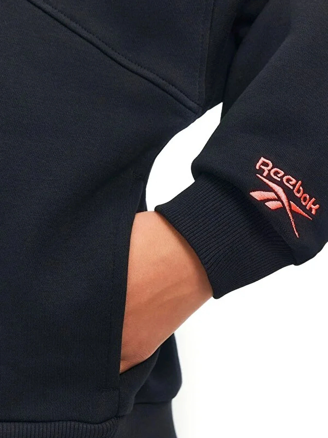 Худи и свитшоты Reebok GRAPHIC HOODY модель 102255530 Худи и свитшоты Reebok GRAPHIC HOODY модель 102255530 Фото
