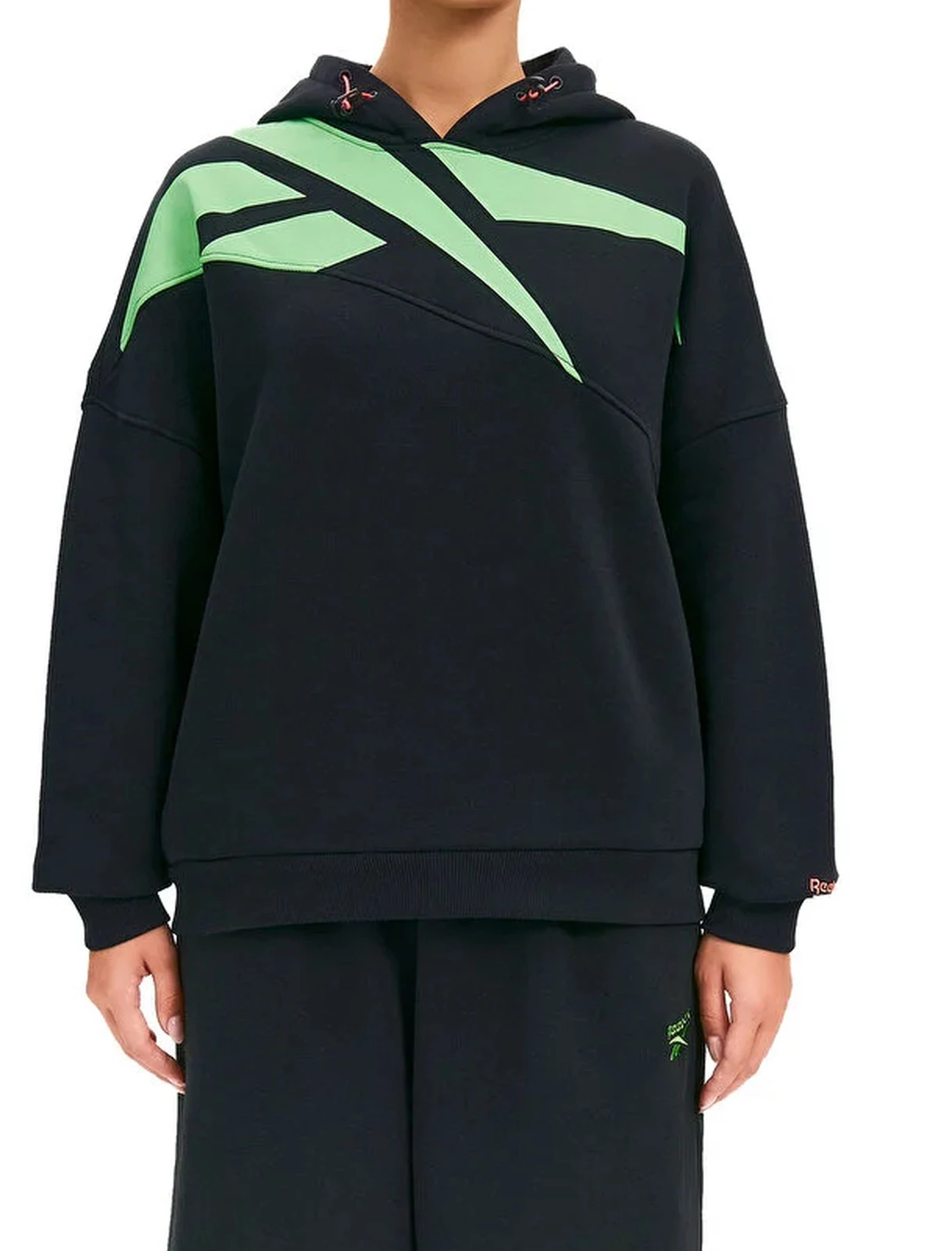 Худи и свитшоты Reebok GRAPHIC HOODY модель 102255530 Худи и свитшоты Reebok GRAPHIC HOODY модель 102255530 Фото