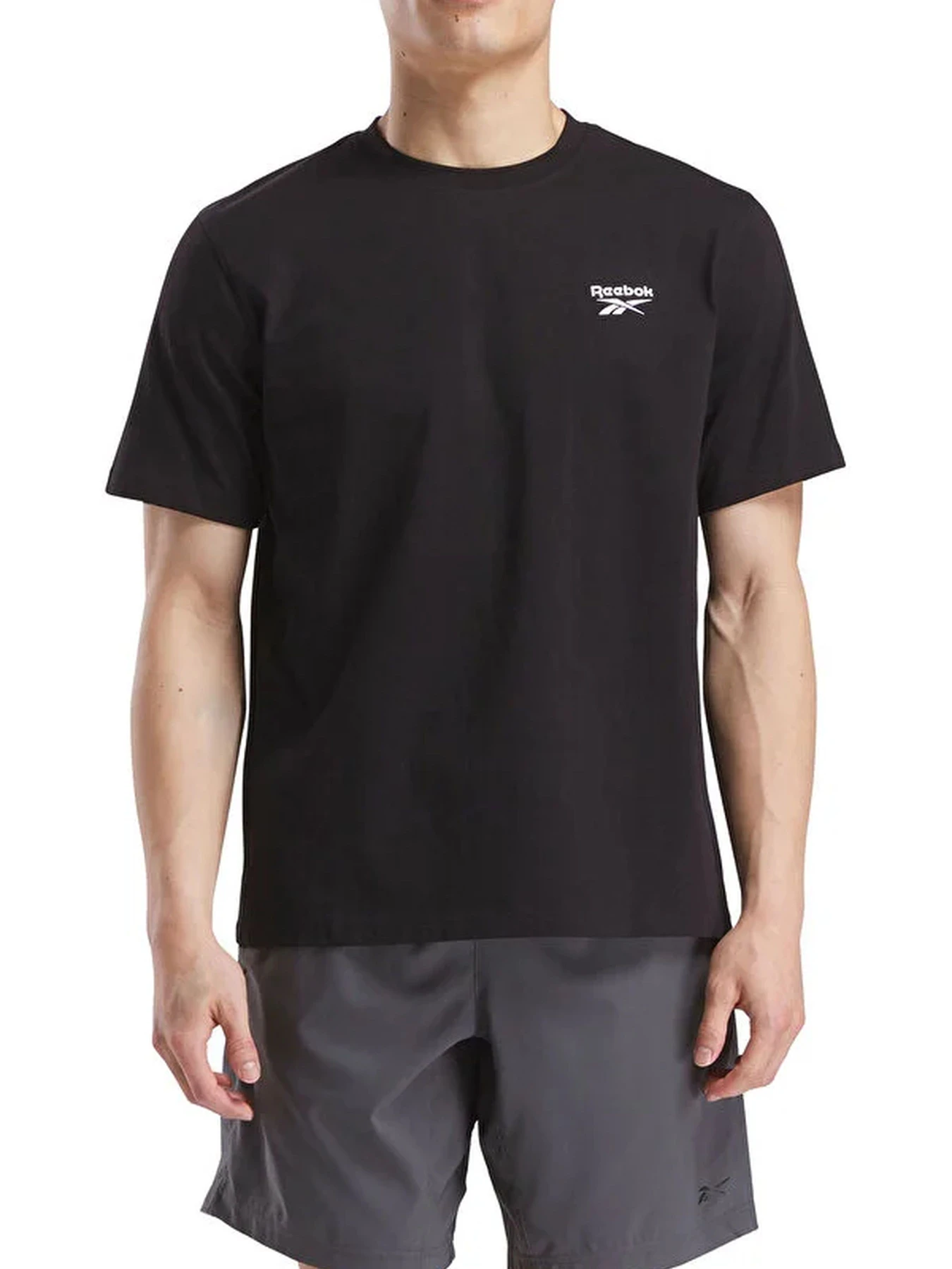 Футболки и поло Reebok CODY SL CREW NECK SS TEE модель 102247817 Футболки и поло Reebok CODY SL CREW NECK SS TEE модель 102247817 Фото