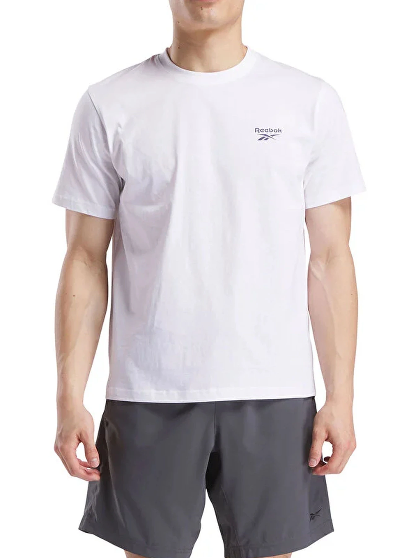 Футболки и поло Reebok CODY SL CREW NECK SS TEE модель 102247821 Футболки и поло Reebok CODY SL CREW NECK SS TEE модель 102247821 Фото