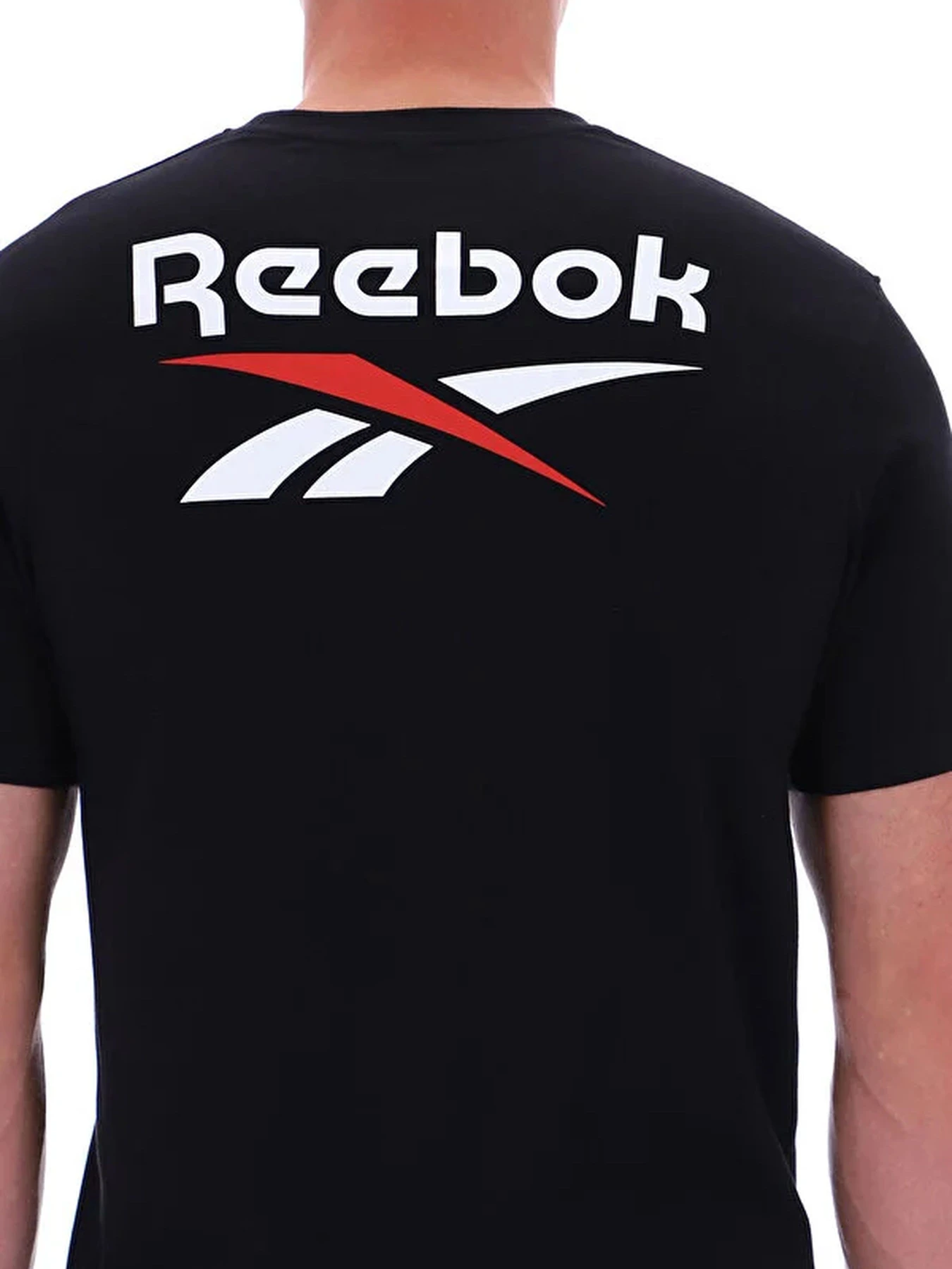 Футболки и поло Reebok MITCHAM FRNT BK LOGO CREW модель 102247908 Футболки и поло Reebok MITCHAM FRNT BK LOGO CREW модель 102247908 Фото