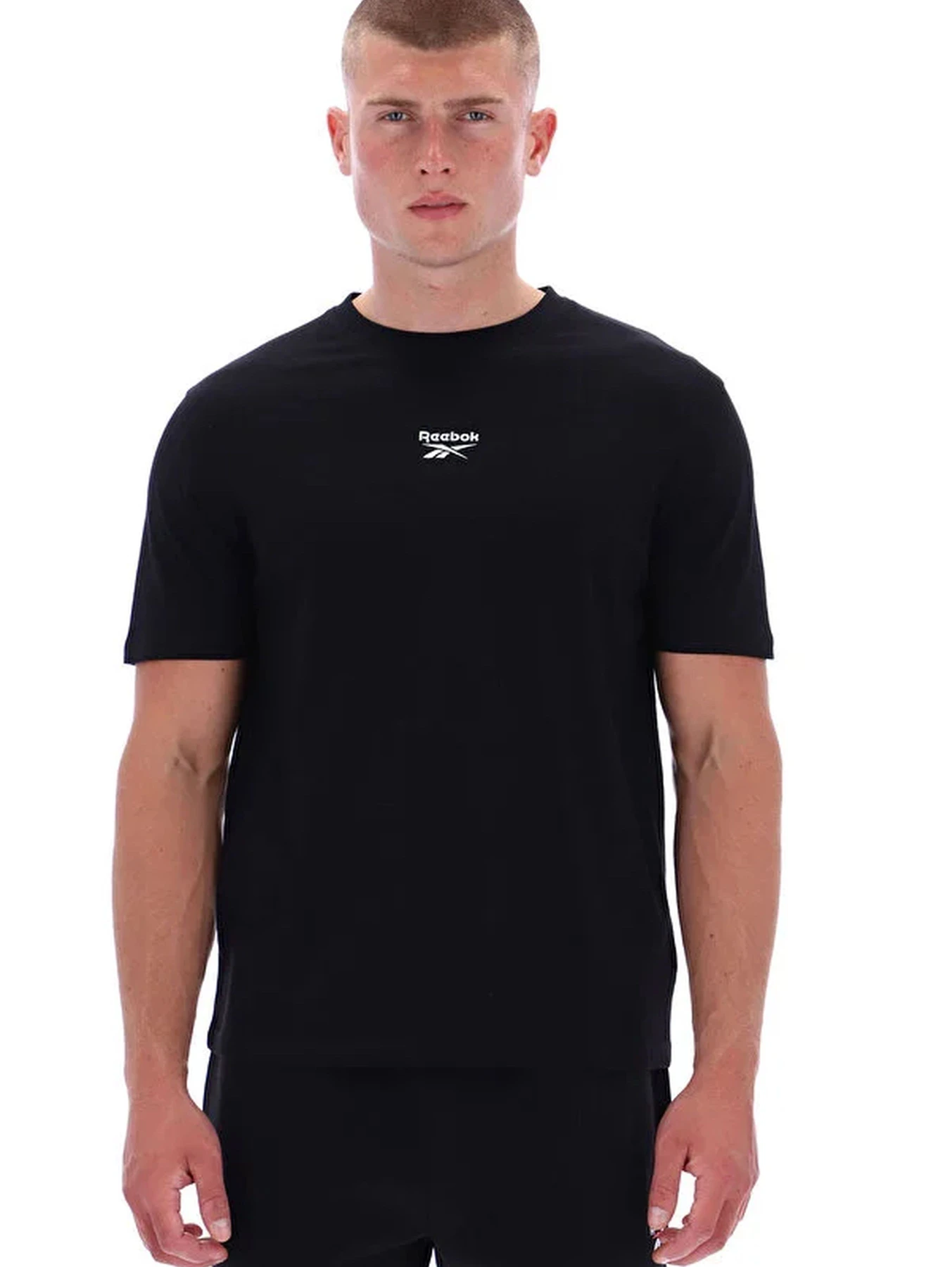 Футболки и поло Reebok MITCHAM FRNT BK LOGO CREW модель 102247908 Футболки и поло Reebok MITCHAM FRNT BK LOGO CREW модель 102247908 Фото